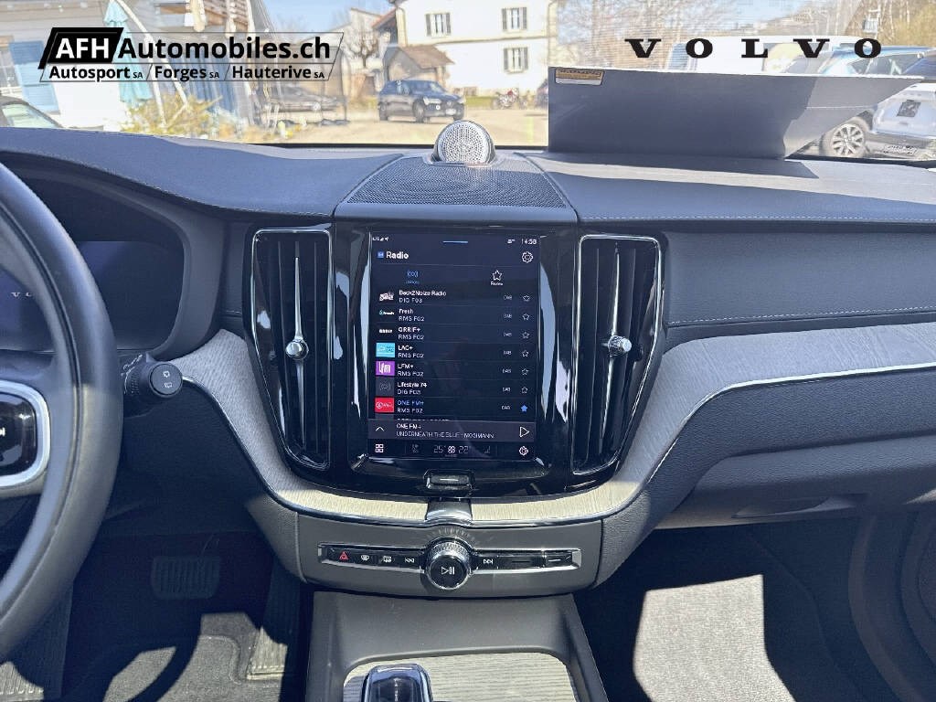 VOLVO XC60 2.0 T8 TE Inscription eAWD-image-4