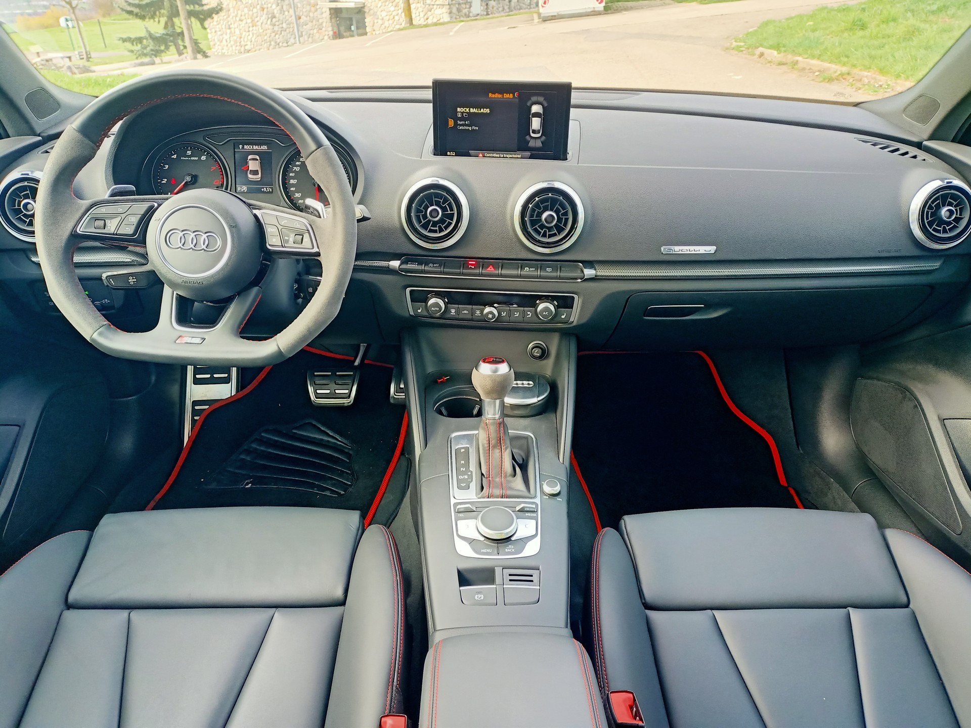 AUDI RS3 Limousine 2.5 TSI quattro S-tronic-image-12