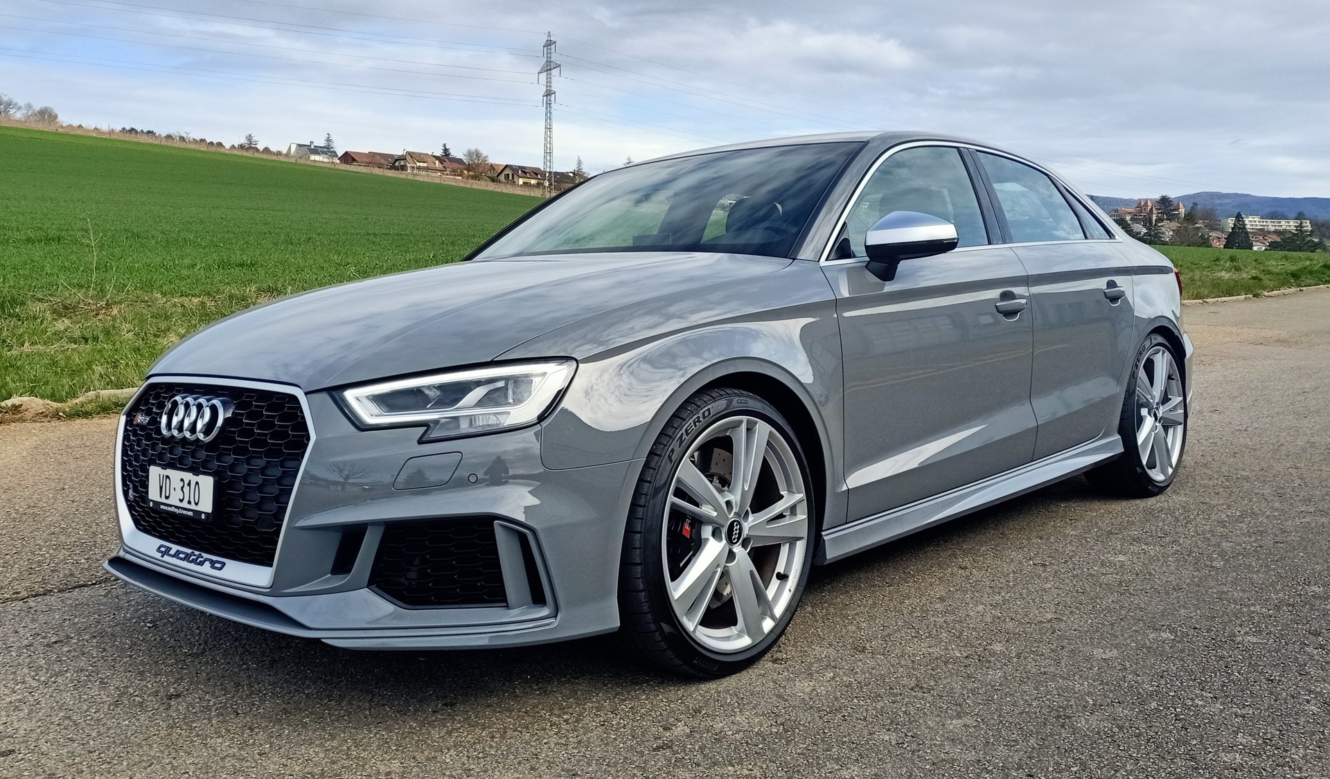 AUDI RS3 Limousine 2.5 TSI quattro S-tronic-image-5