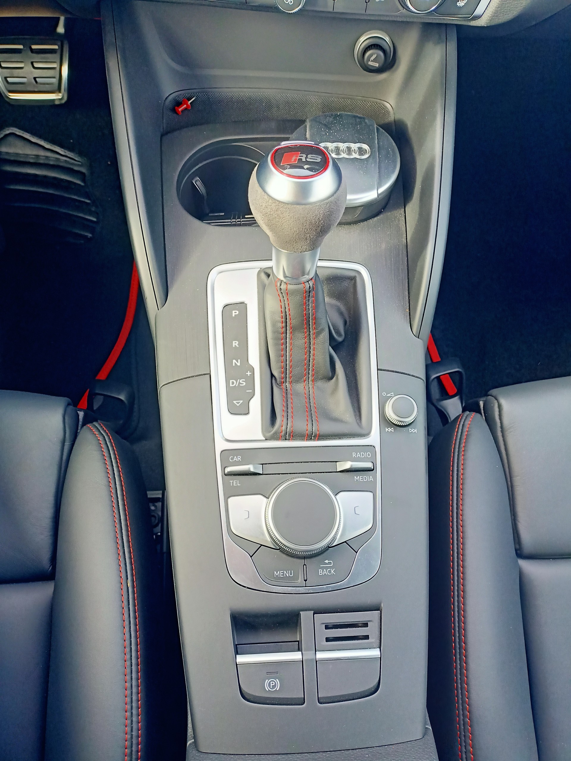 AUDI RS3 Limousine 2.5 TSI quattro S-tronic-image-10