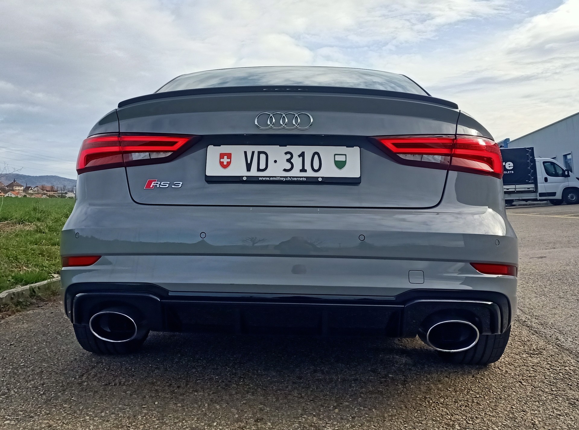 AUDI RS3 Limousine 2.5 TSI quattro S-tronic-image-6