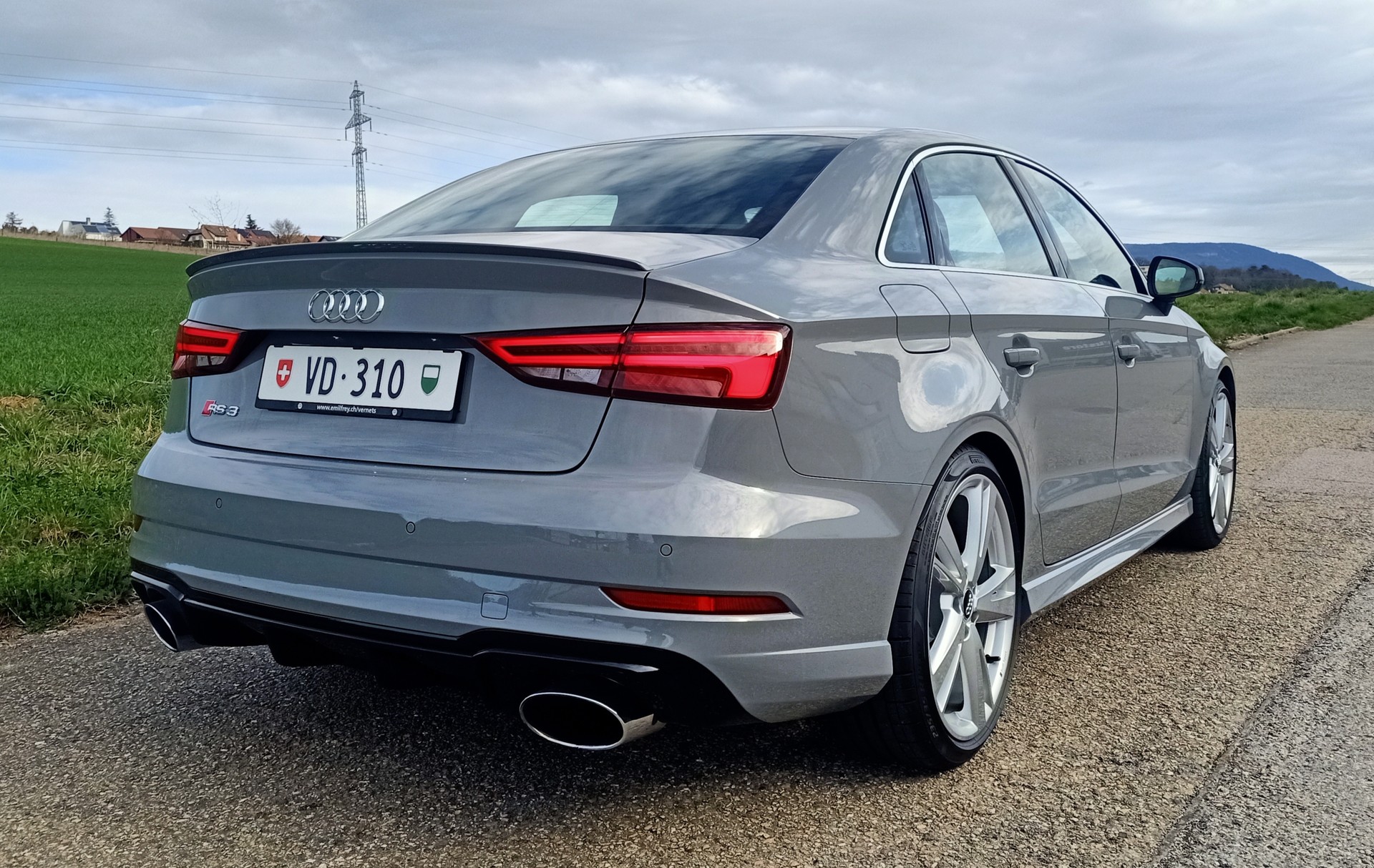 AUDI RS3 Limousine 2.5 TSI quattro S-tronic-image-7