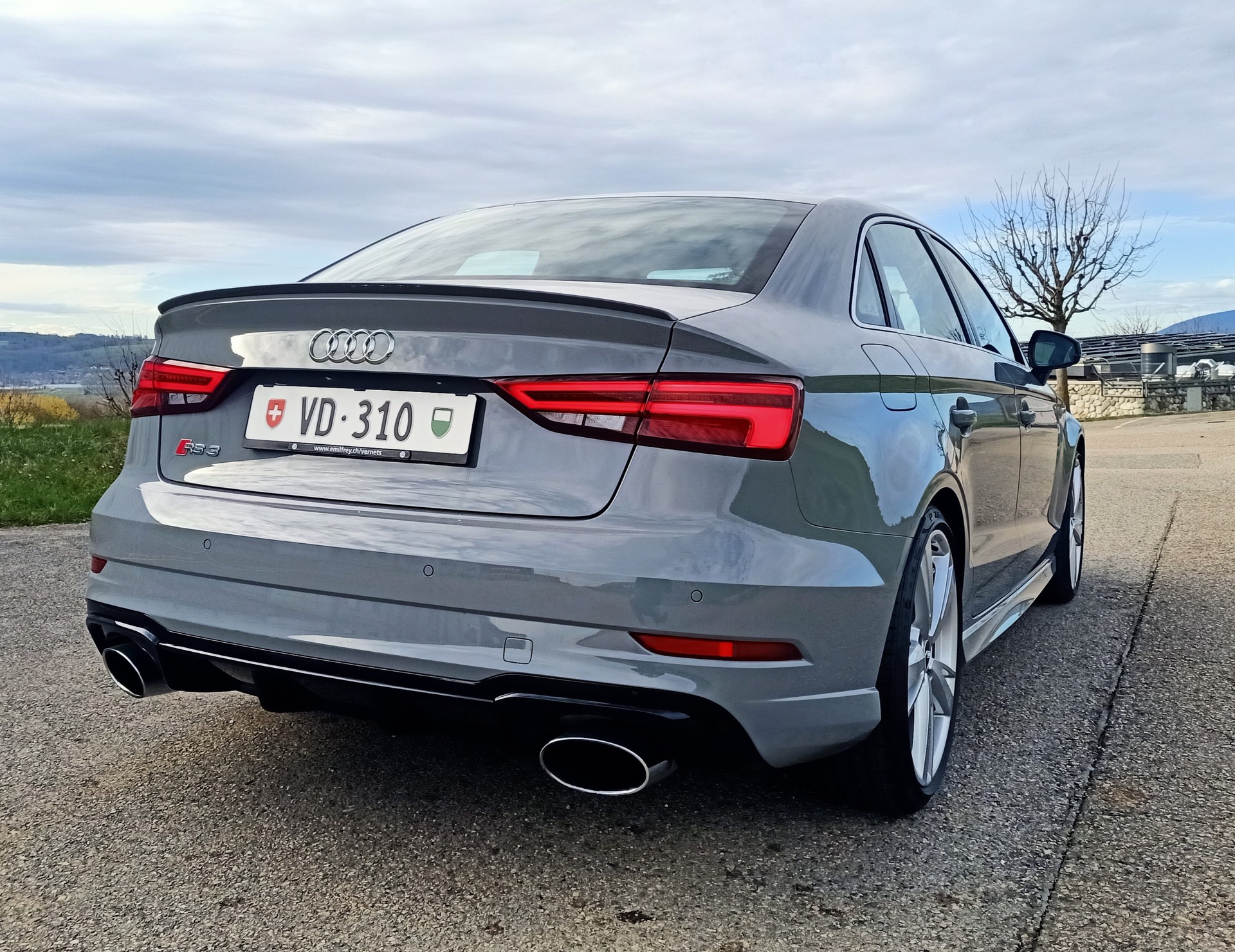 AUDI RS3 Limousine 2.5 TSI quattro S-tronic-image-4