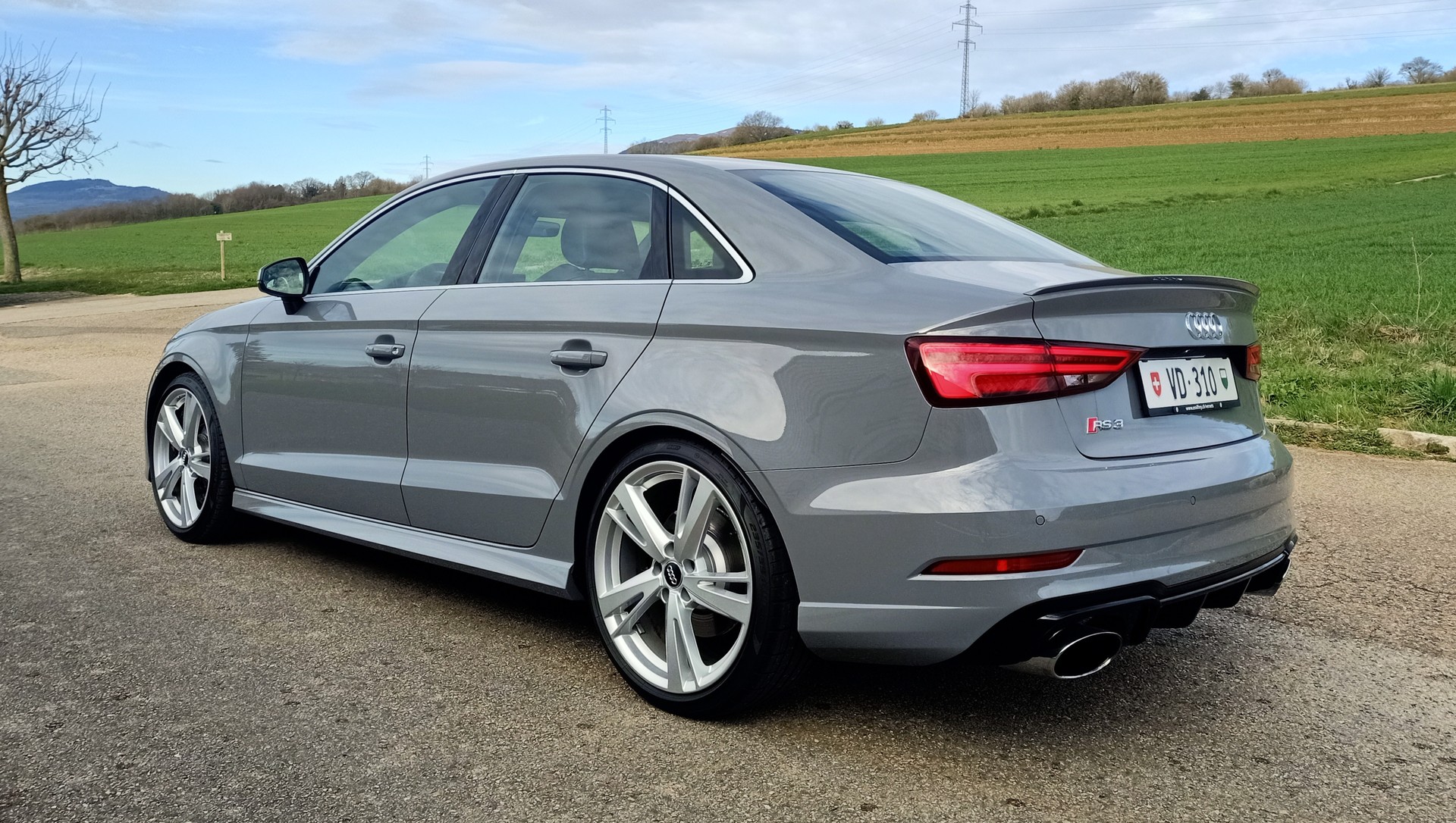 AUDI RS3 Limousine 2.5 TSI quattro S-tronic