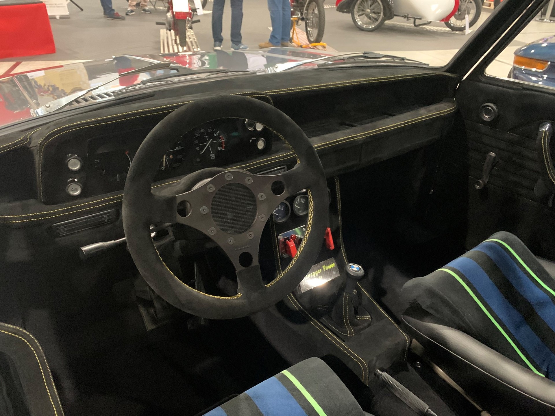 BMW 2002 Emmenegger Power-showroom-element-3