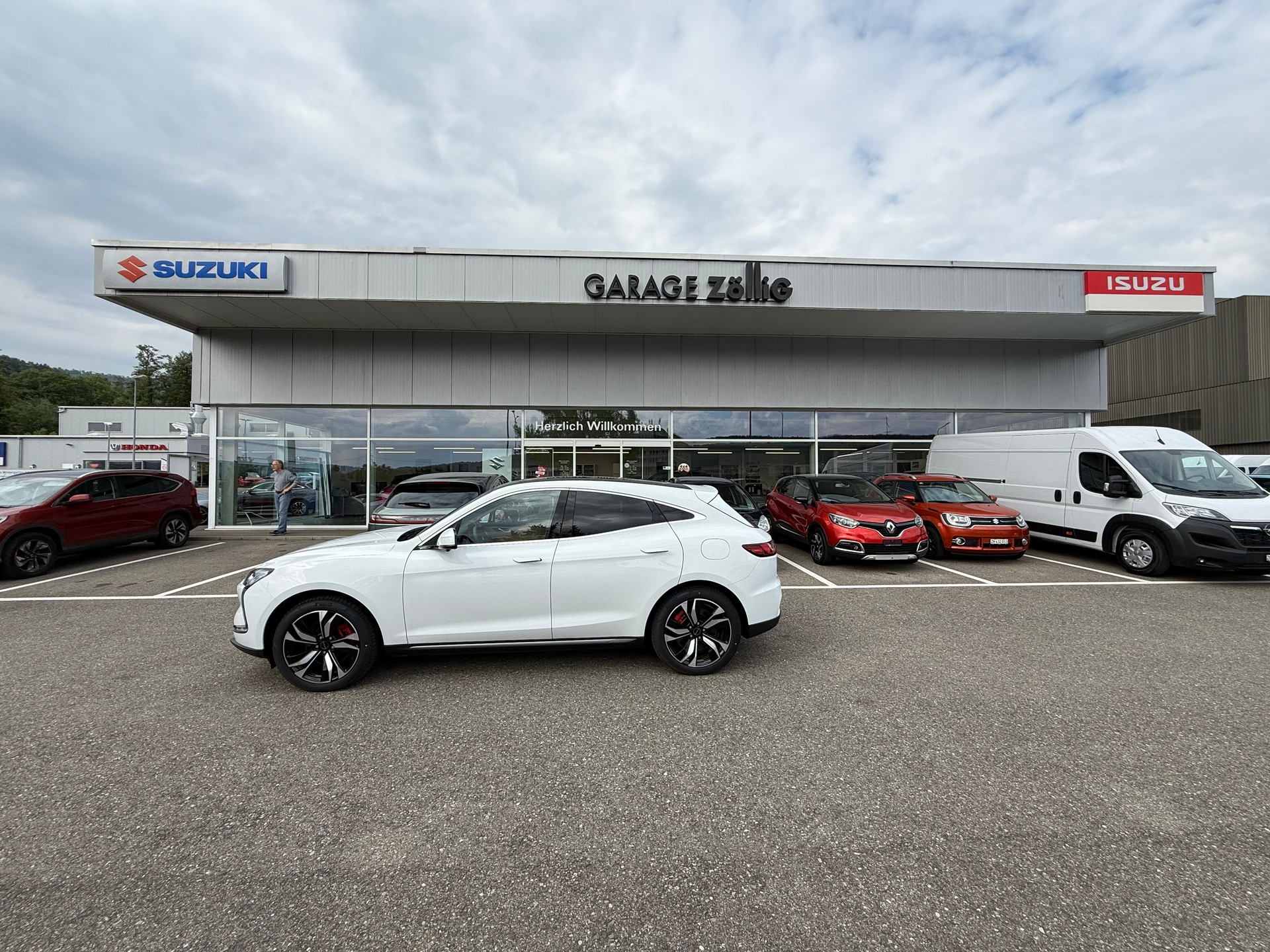 SERES 5 2WD Garage Zöllig - Finanzierung 0% Zins möglich-showroom-element-2