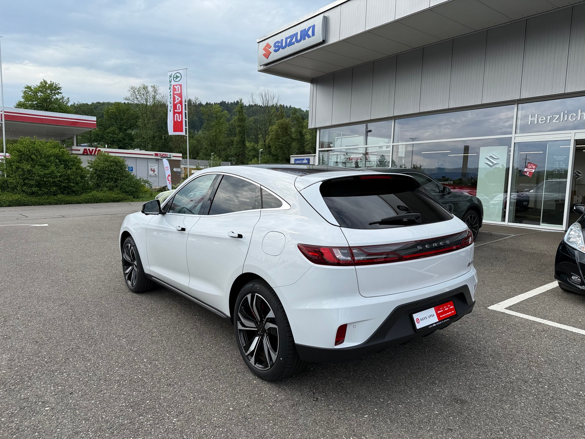 SERES 5 2WD Garage Zöllig - Finanzierung 0% Zins möglich-showroom-element-3