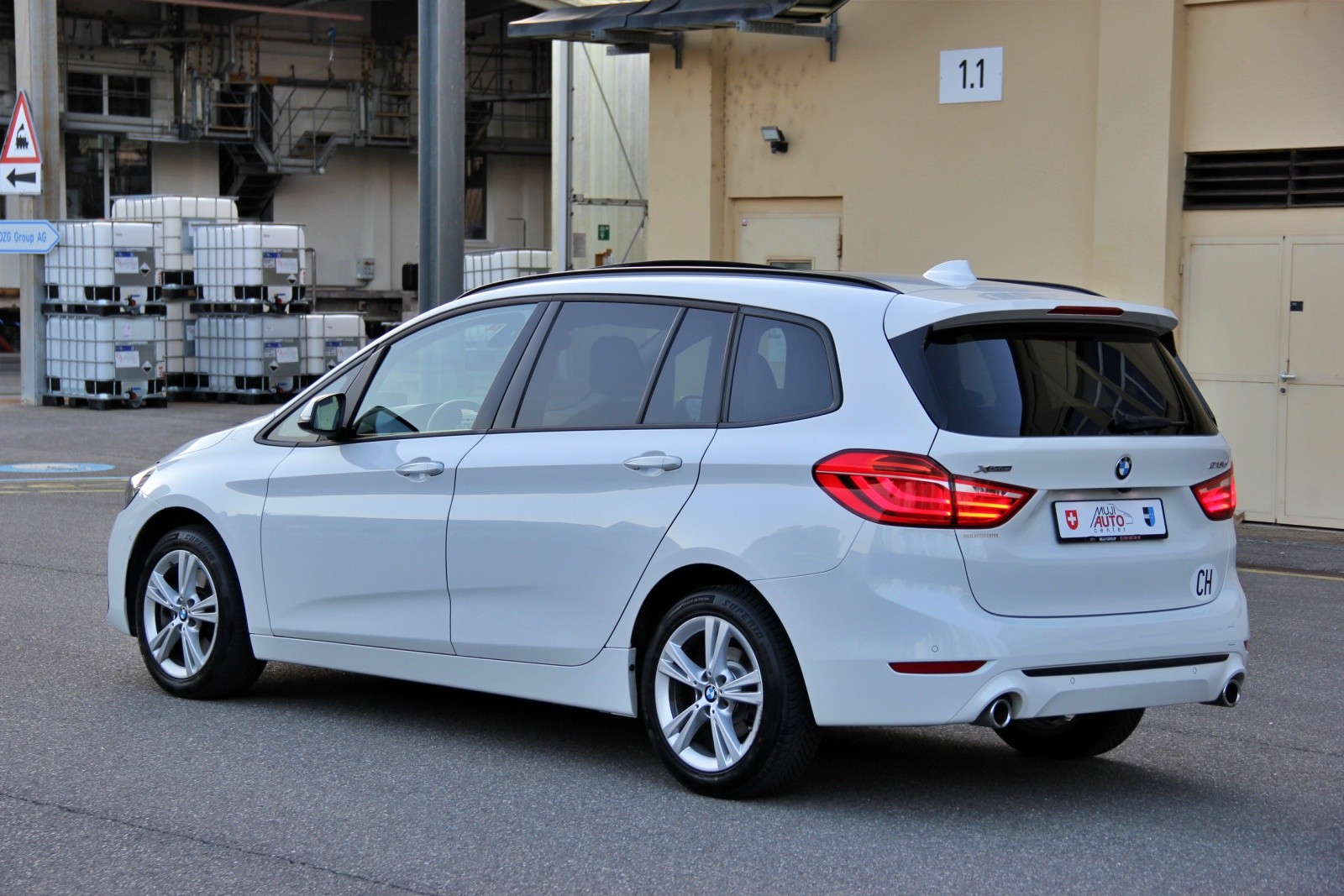 BMW 218d xDrive Gran Tourer Steptronic Sport Line-showroom-element-2