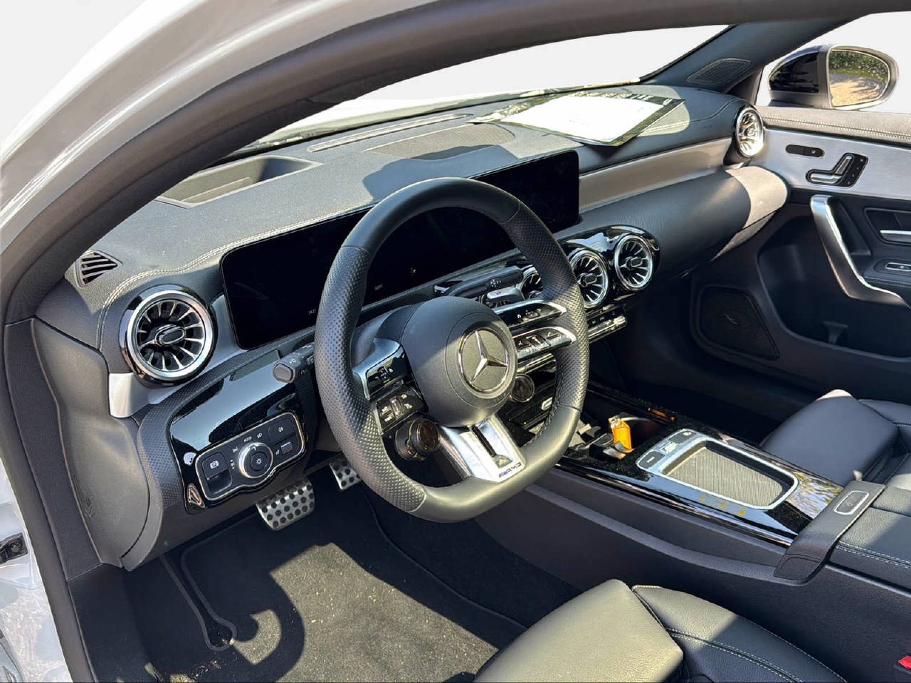 MERCEDES-BENZ A 35 AMG 4matic-image-8