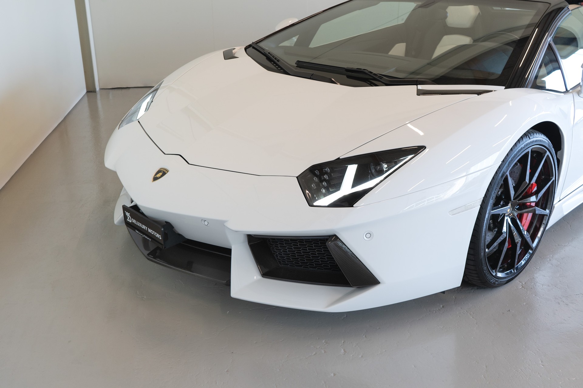 LAMBORGHINI Aventador LP700-4 Roadster E-Gear-showroom-element-1
