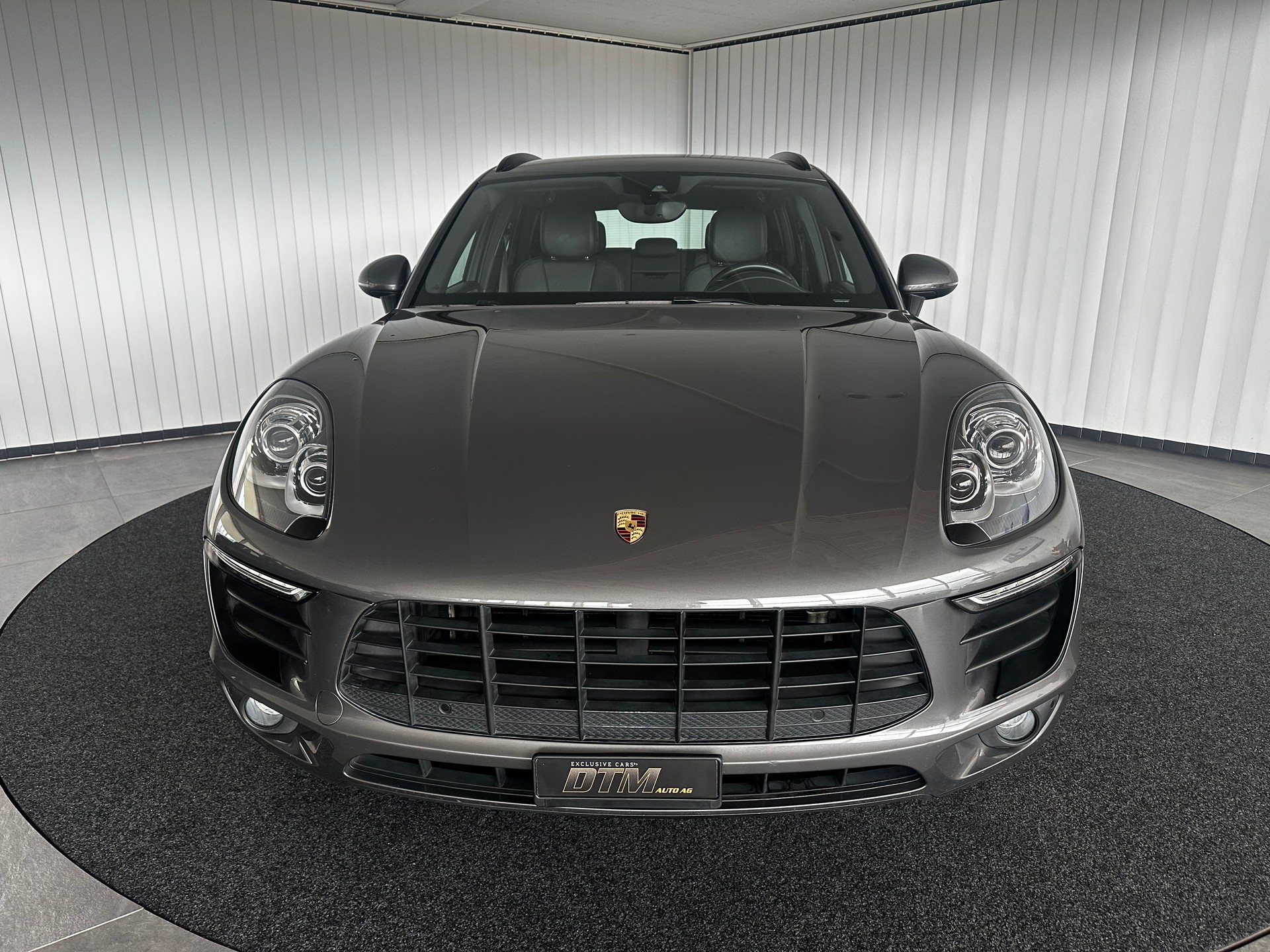 PORSCHE Macan S Diesel-showroom-element-1