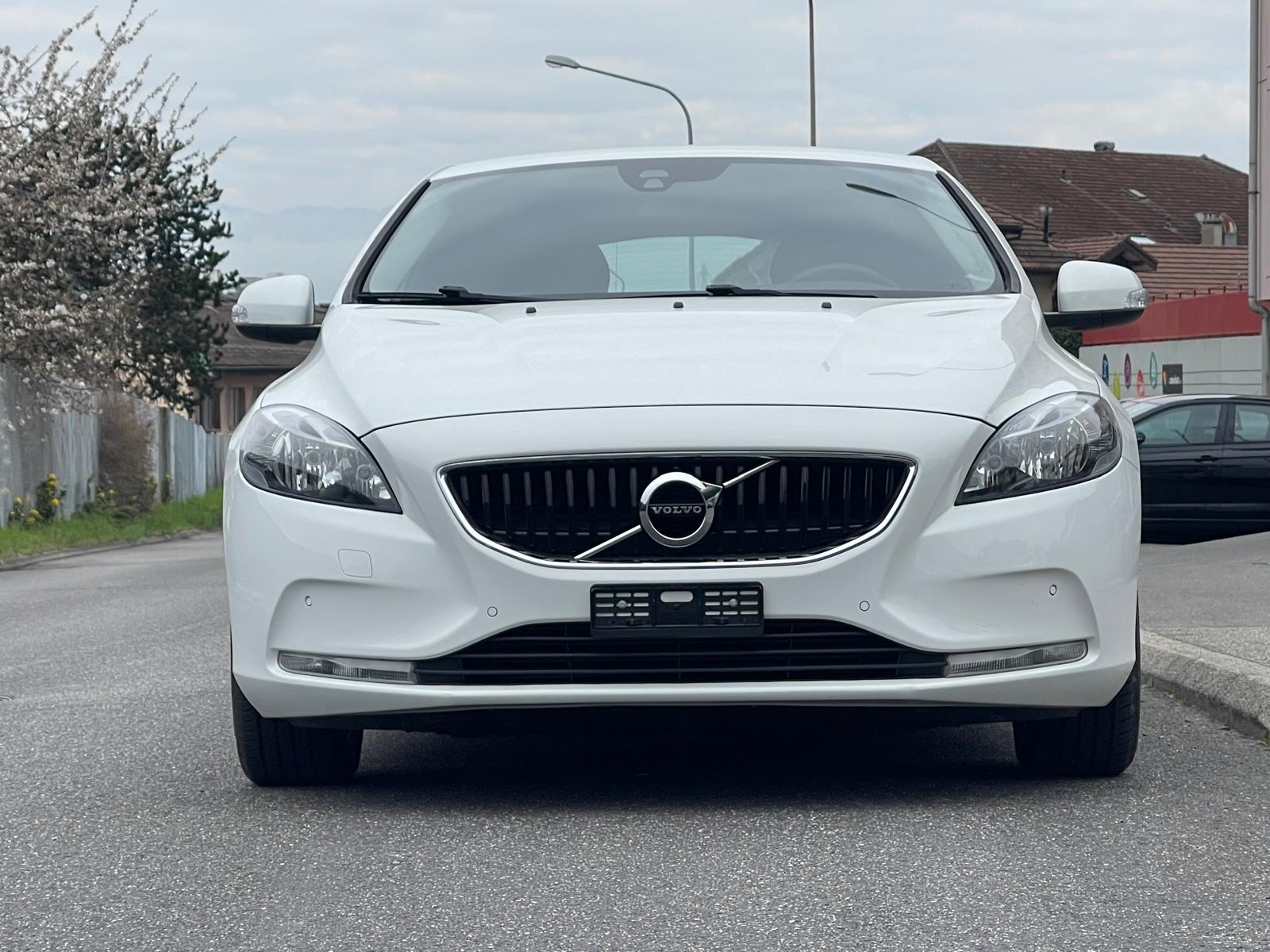 VOLVO V40 D2 Kinetic Geartronic