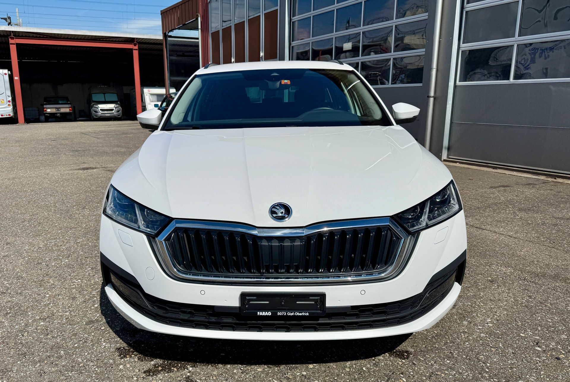 SKODA Octavia Combi 2.0 TDI DSG Ambition 4x4-image-1
