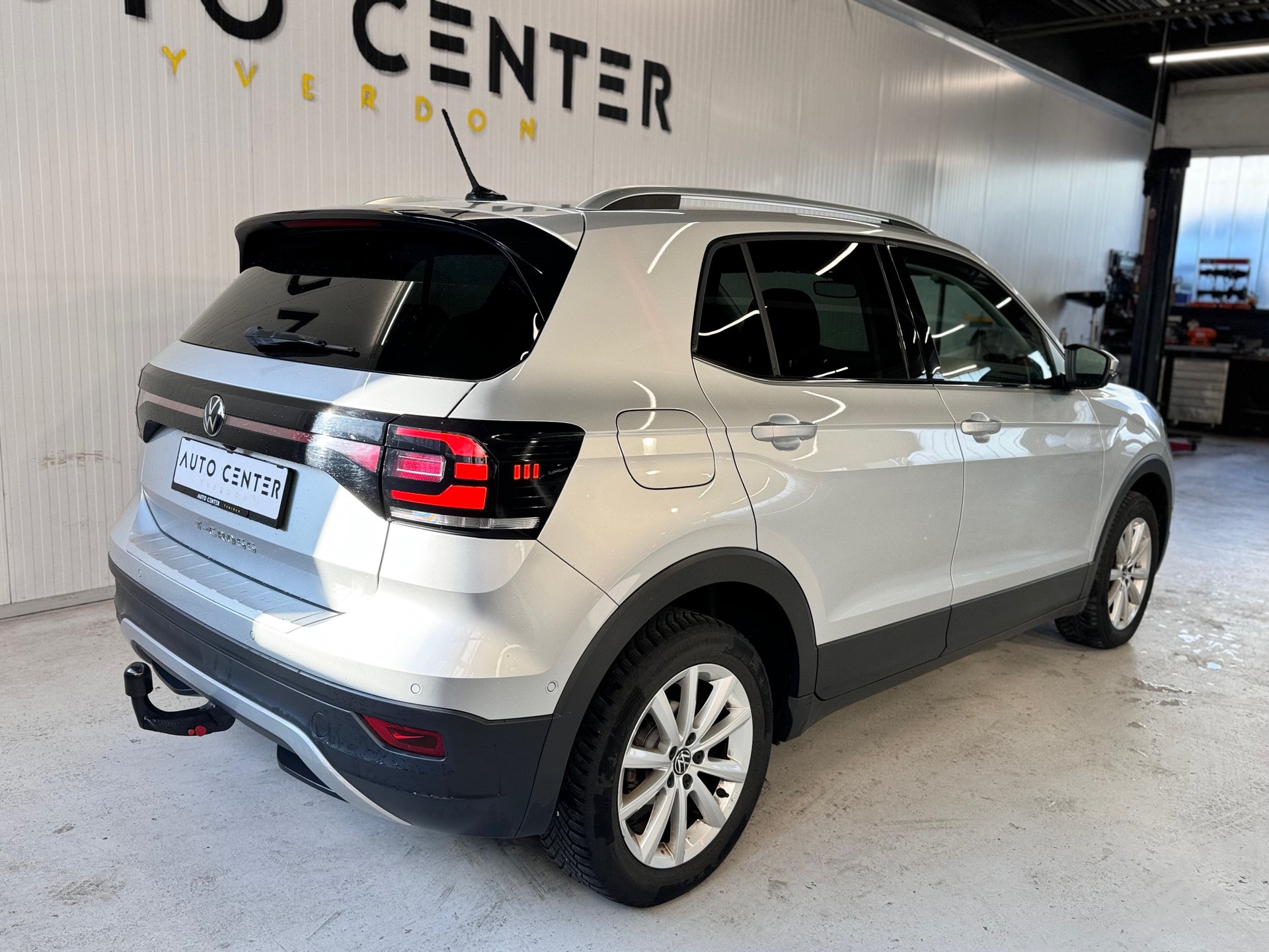 VW T-Cross 1.0 TSI Life DSG-showroom-element-2