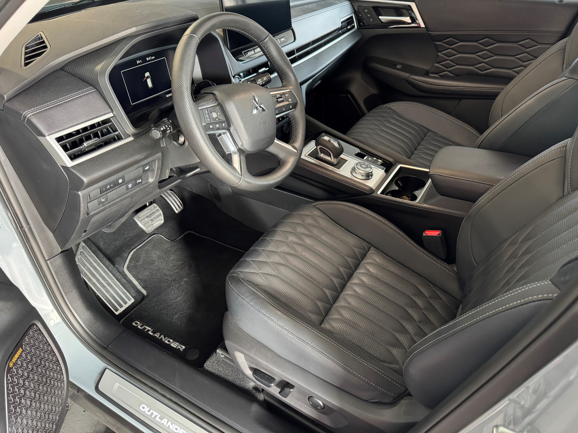 MITSUBISHI Outlander 2.4 PHEV Instyle 4x4-image-4