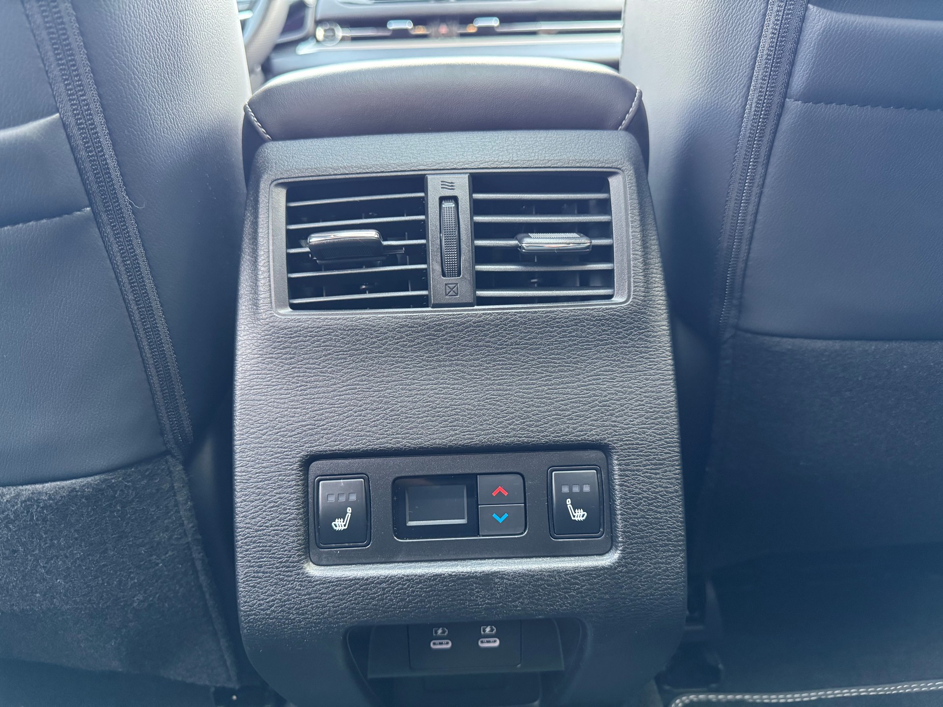 MITSUBISHI Outlander 2.4 PHEV Instyle 4x4-image-15