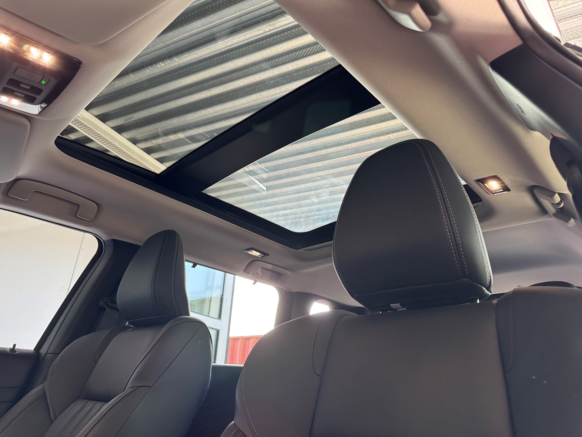 MITSUBISHI Outlander 2.4 PHEV Instyle 4x4-image-8