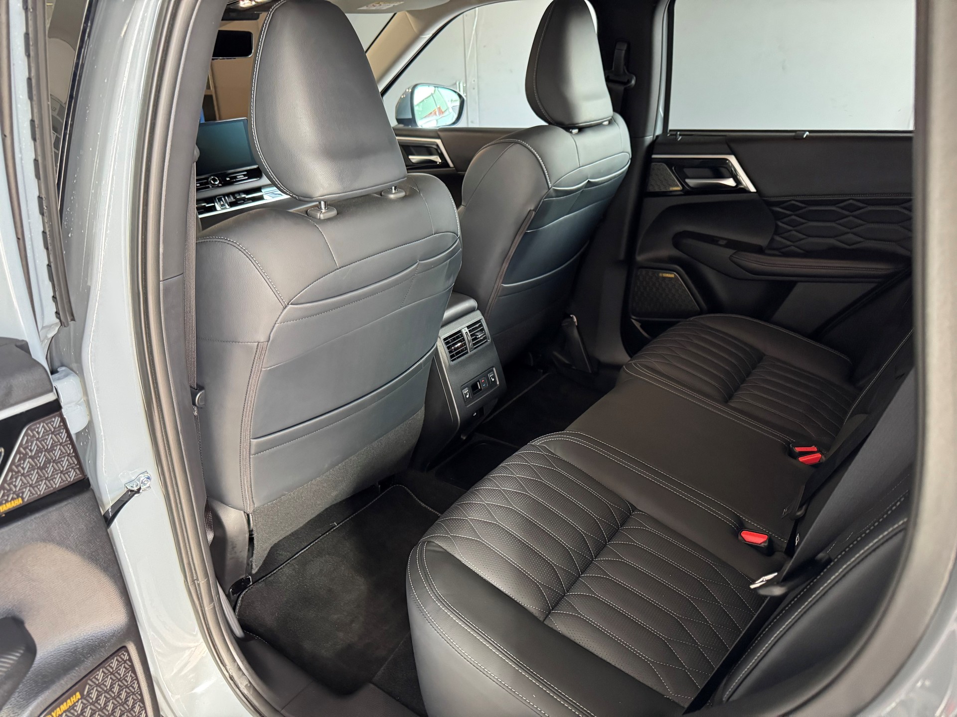 MITSUBISHI Outlander 2.4 PHEV Instyle 4x4-image-5