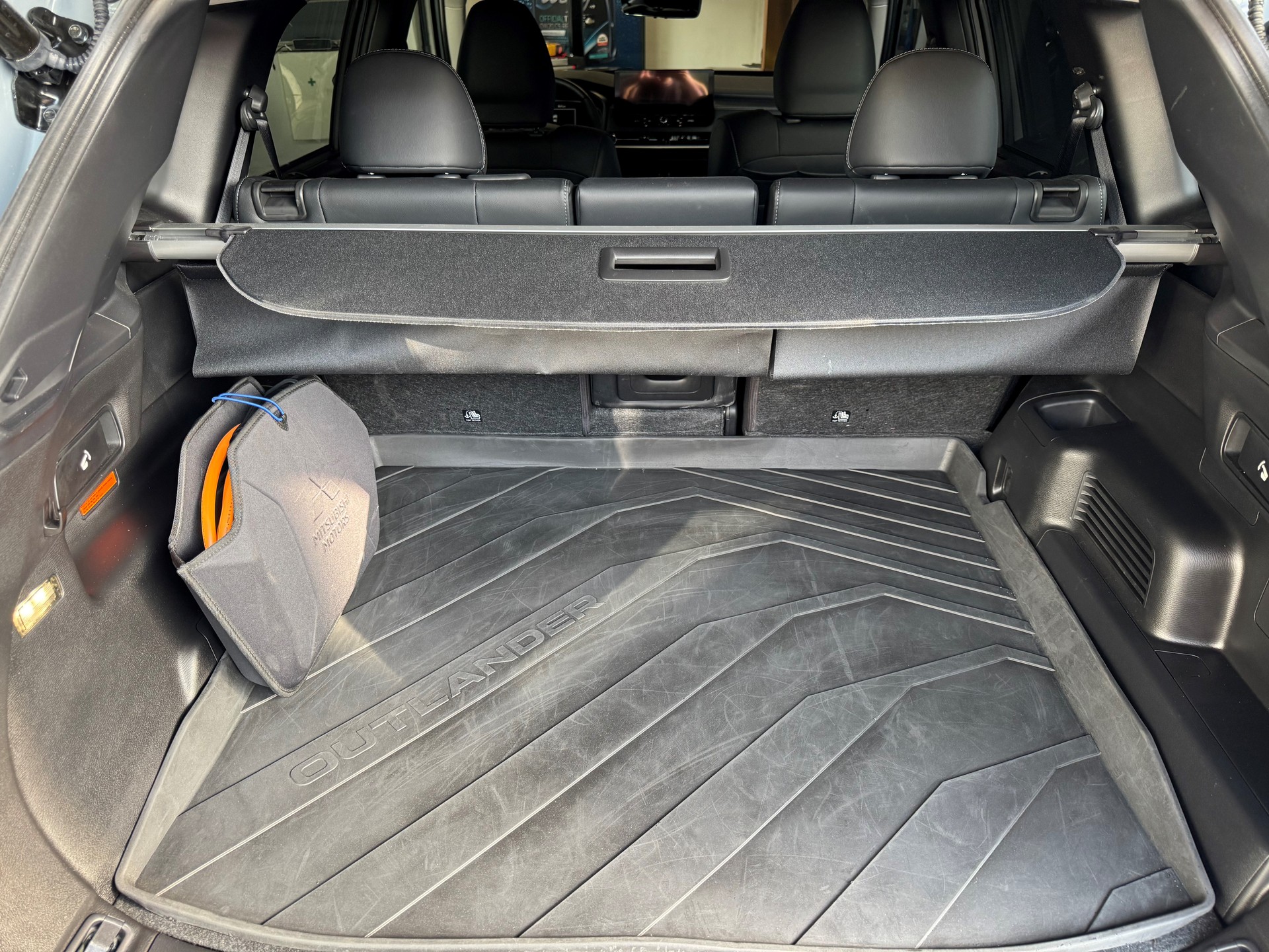 MITSUBISHI Outlander 2.4 PHEV Instyle 4x4-image-9