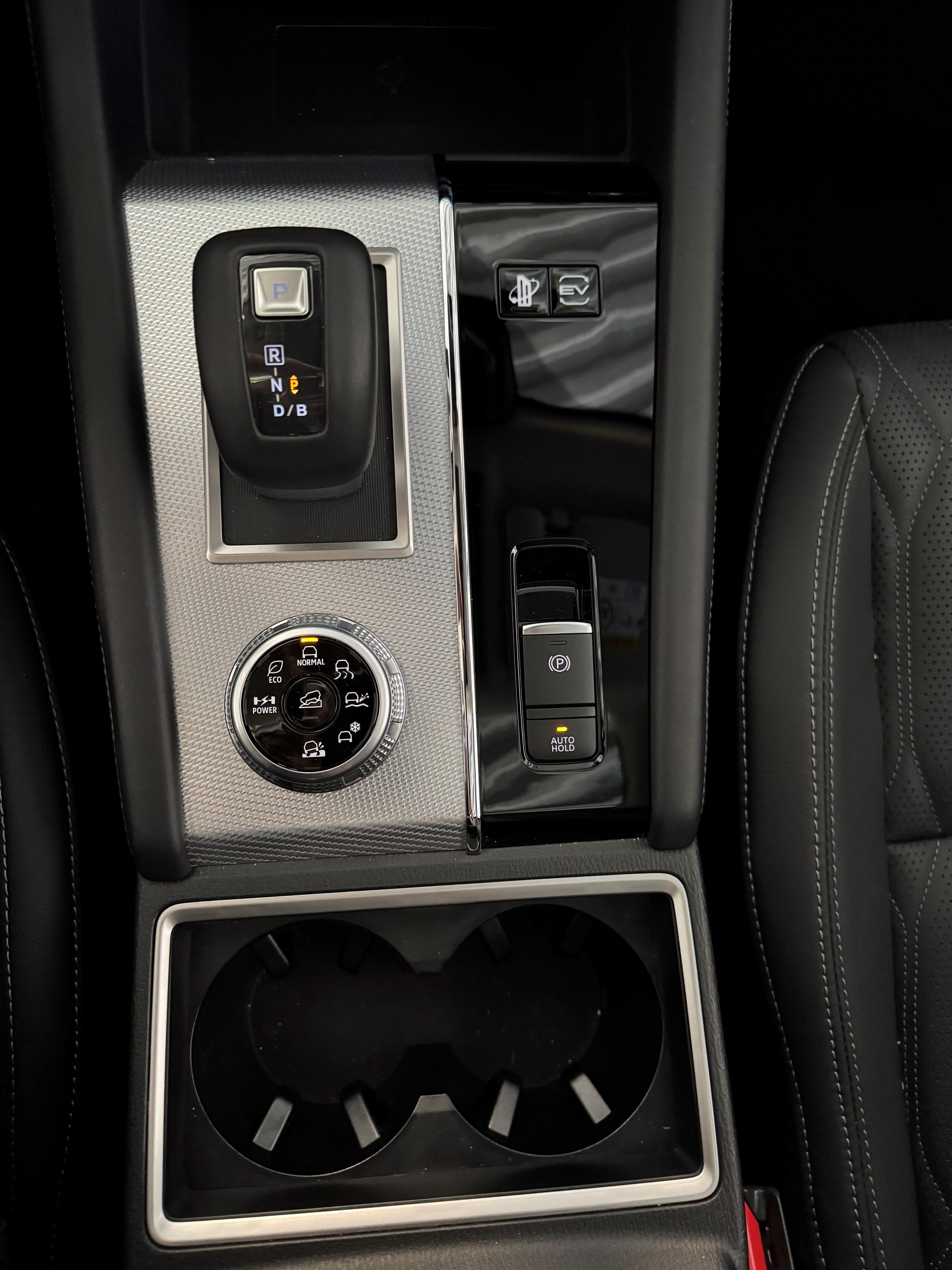 MITSUBISHI Outlander 2.4 PHEV Instyle 4x4-image-16