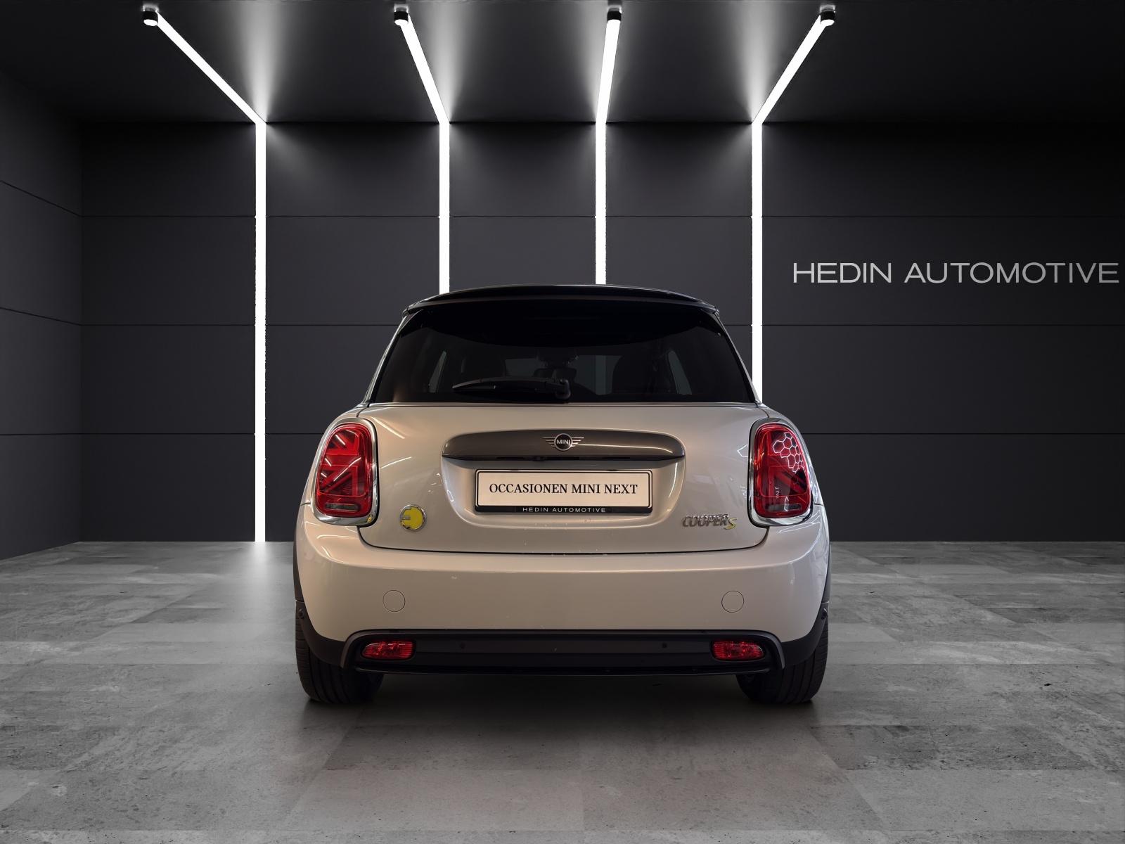 MINI Cooper SE-showroom-element-3
