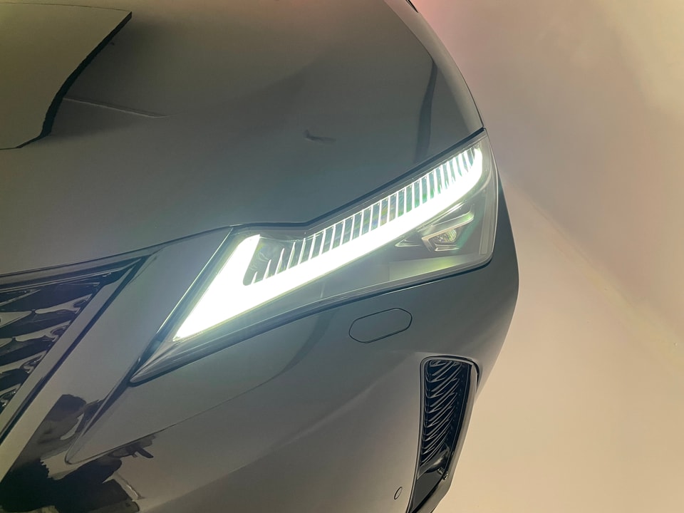 UX 300h F Sport E-FOUR Voll-Hybrid