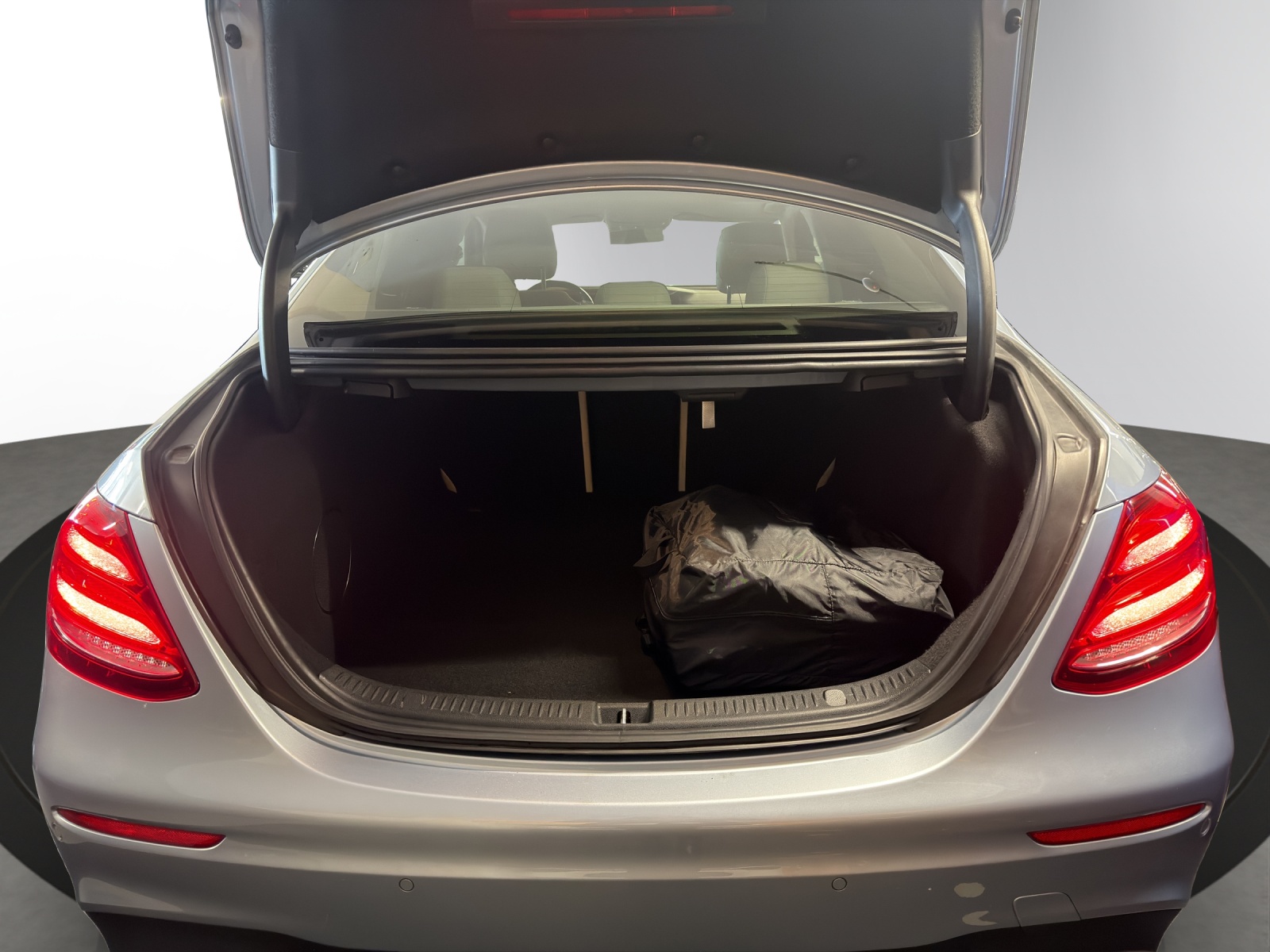 Image MERCEDES-BENZ E-400 E 400 AMG Line 4Matic