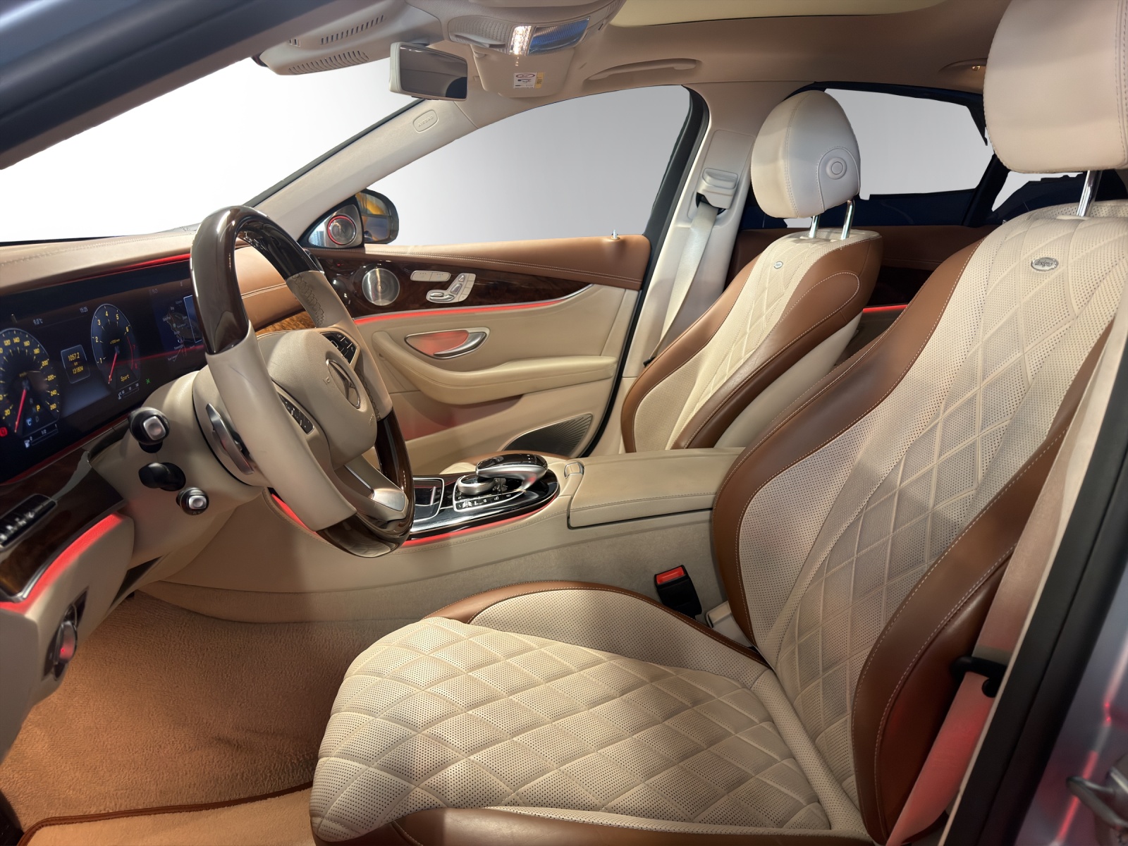 Image MERCEDES-BENZ E-400 E 400 AMG Line 4Matic