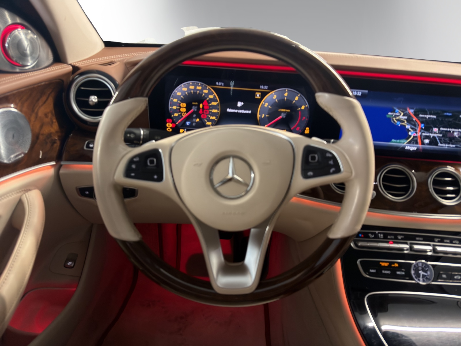 Image MERCEDES-BENZ E-400 E 400 AMG Line 4Matic