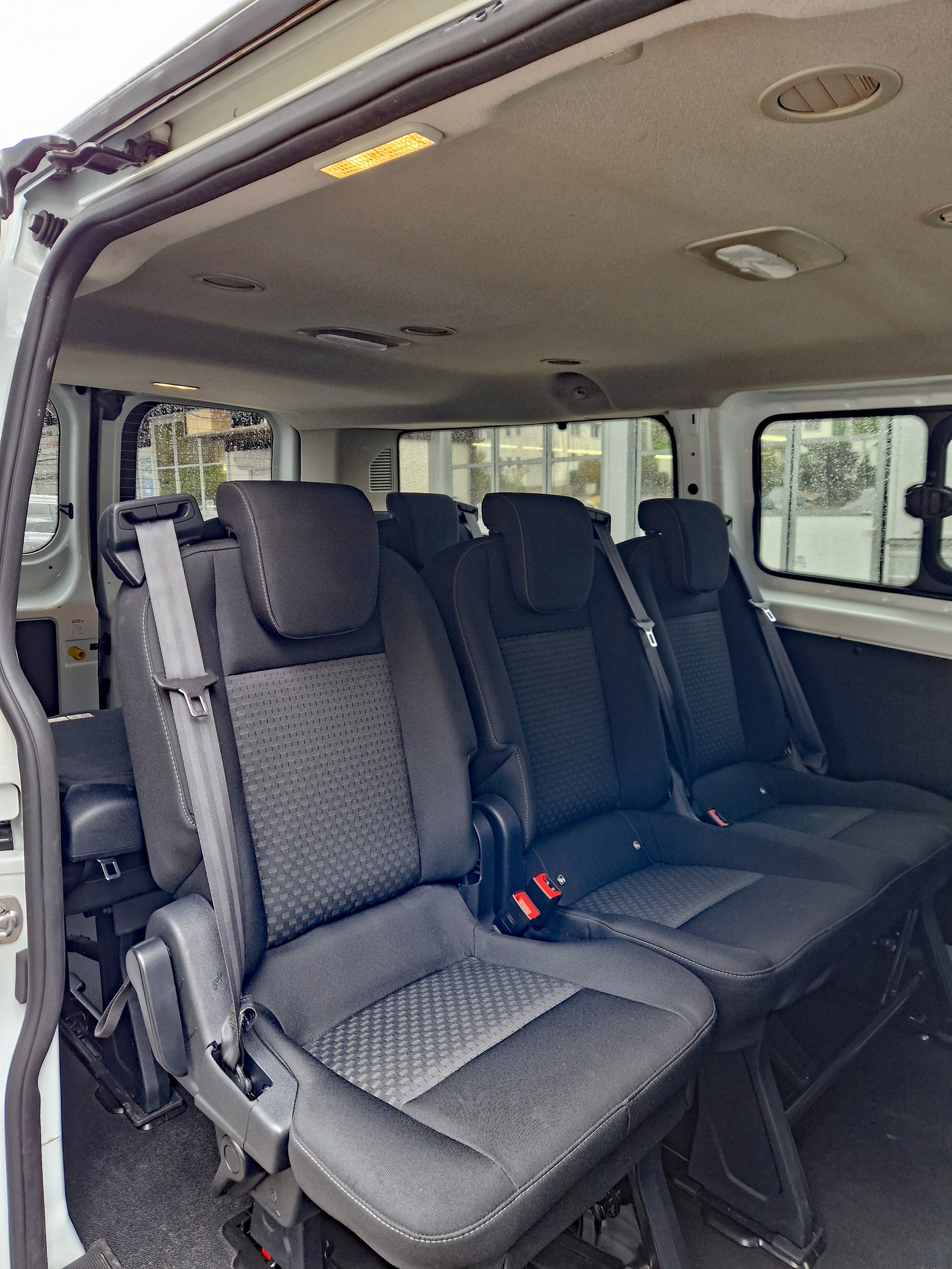 FORD Transit Custom 320 L2H1 Trend A-image-9