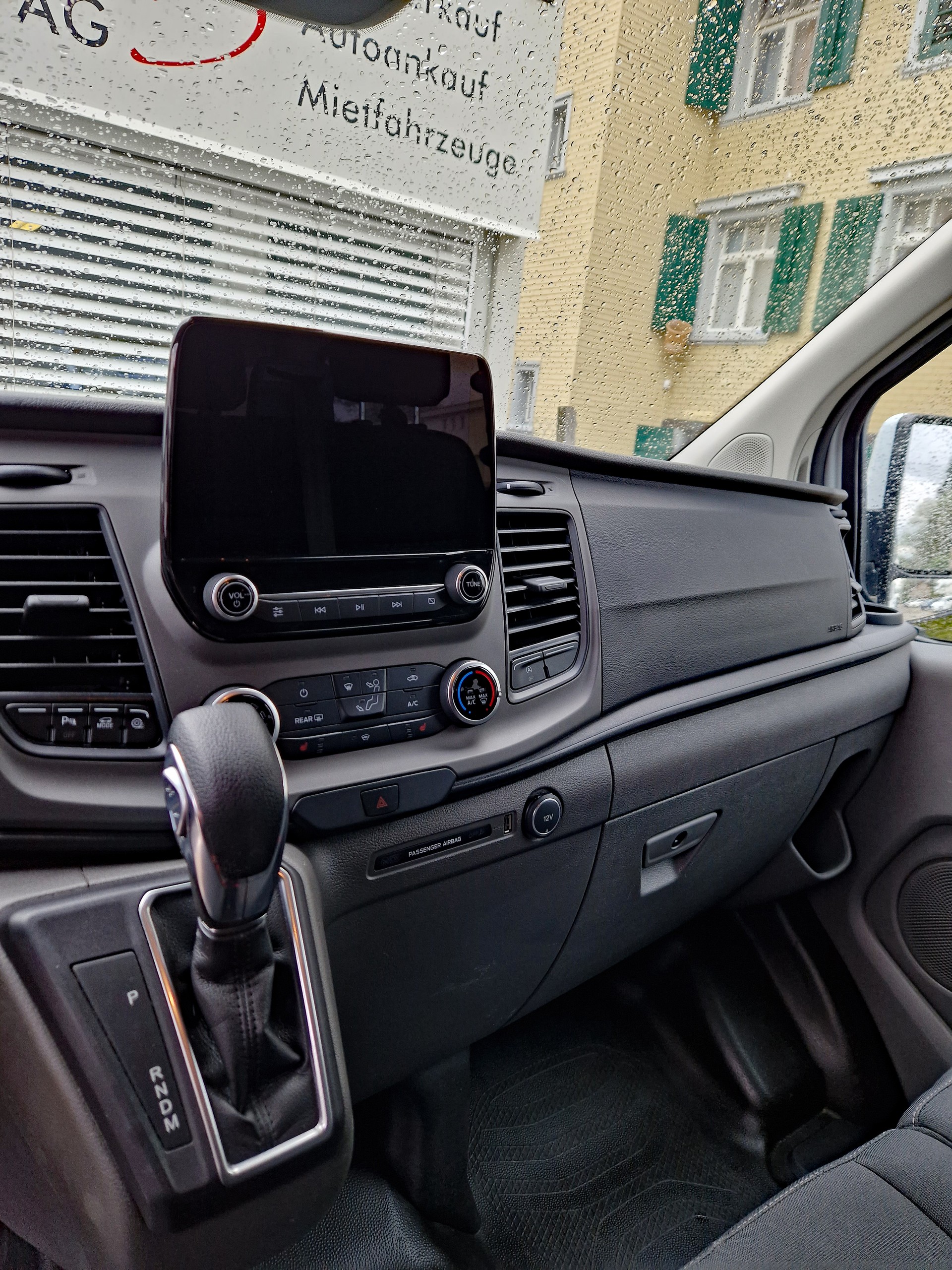 FORD Transit Custom 320 L2H1 Trend A-image-7
