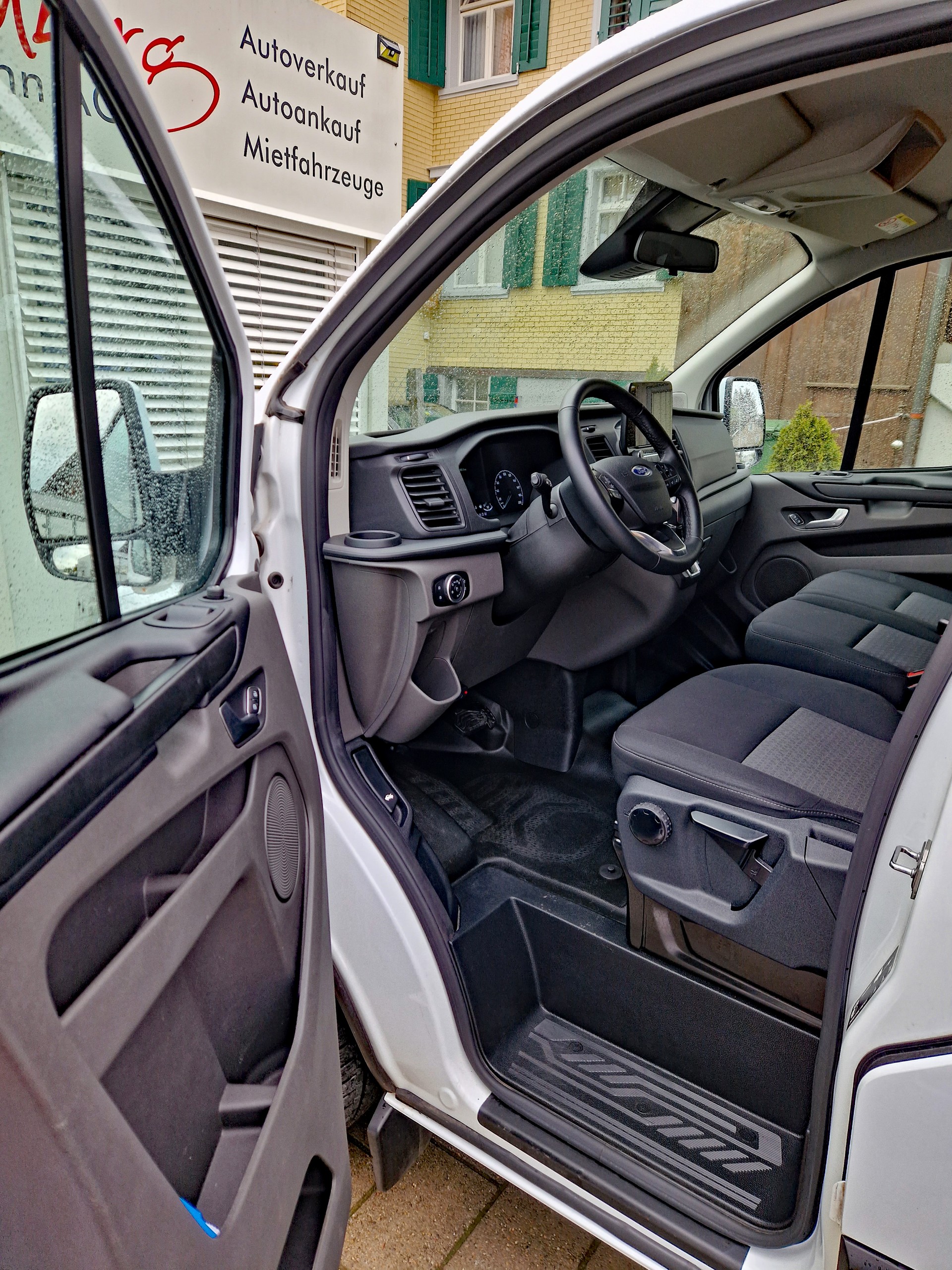 FORD Transit Custom 320 L2H1 Trend A-image-8