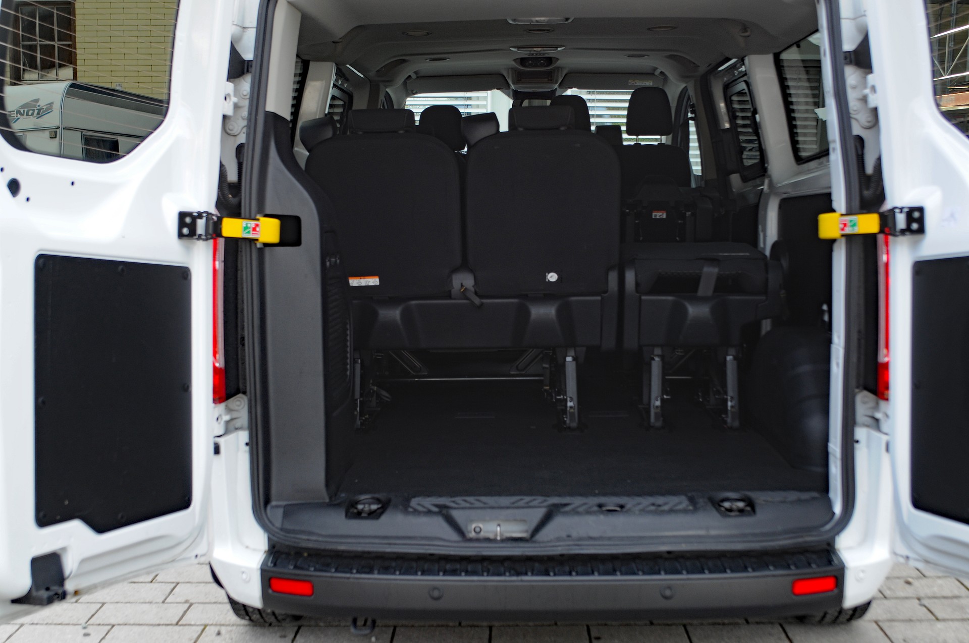 FORD Transit Custom 320 L2H1 Trend A-image-15