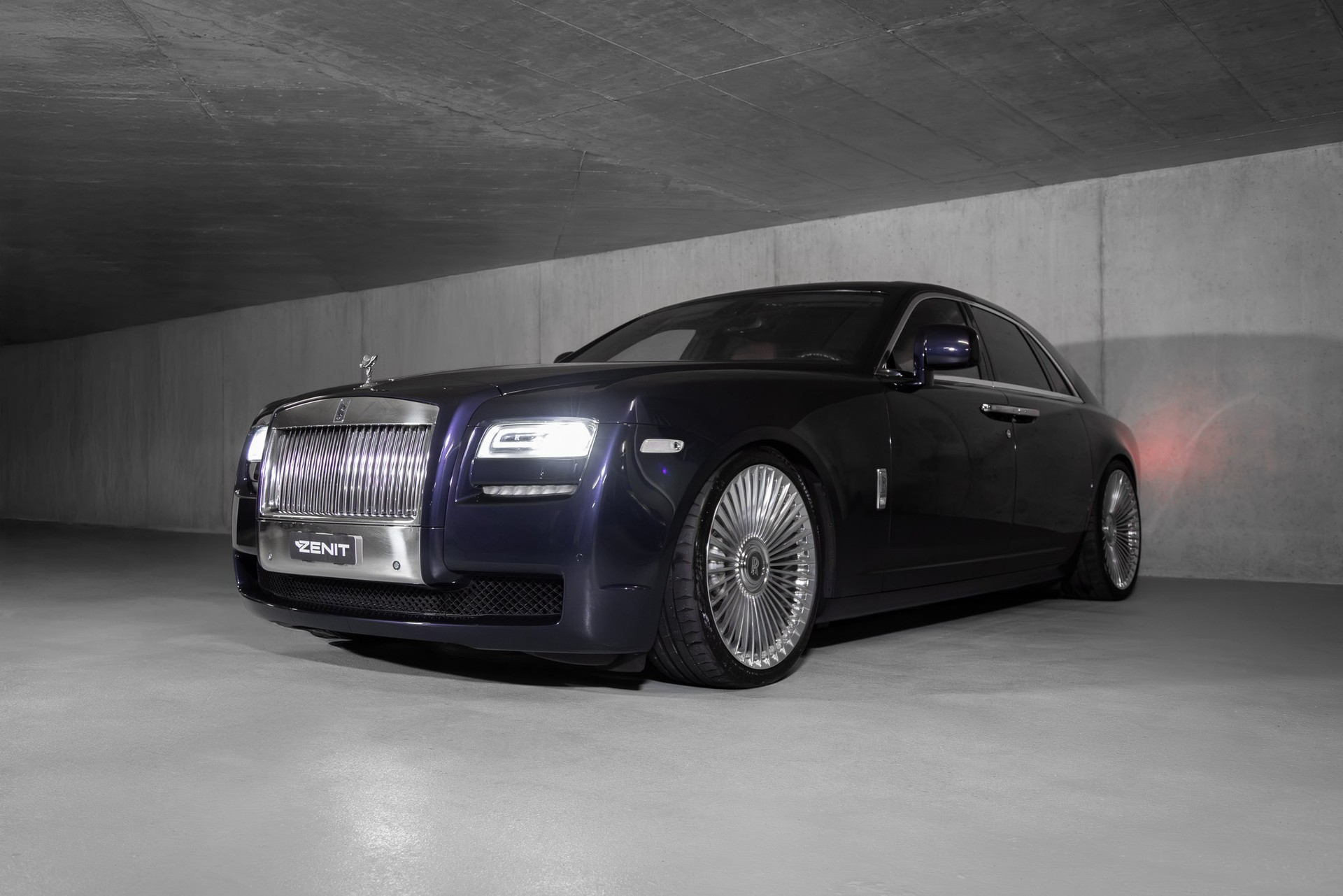 ROLLS-ROYCE Ghost 6.6 V12-showroom-element-1