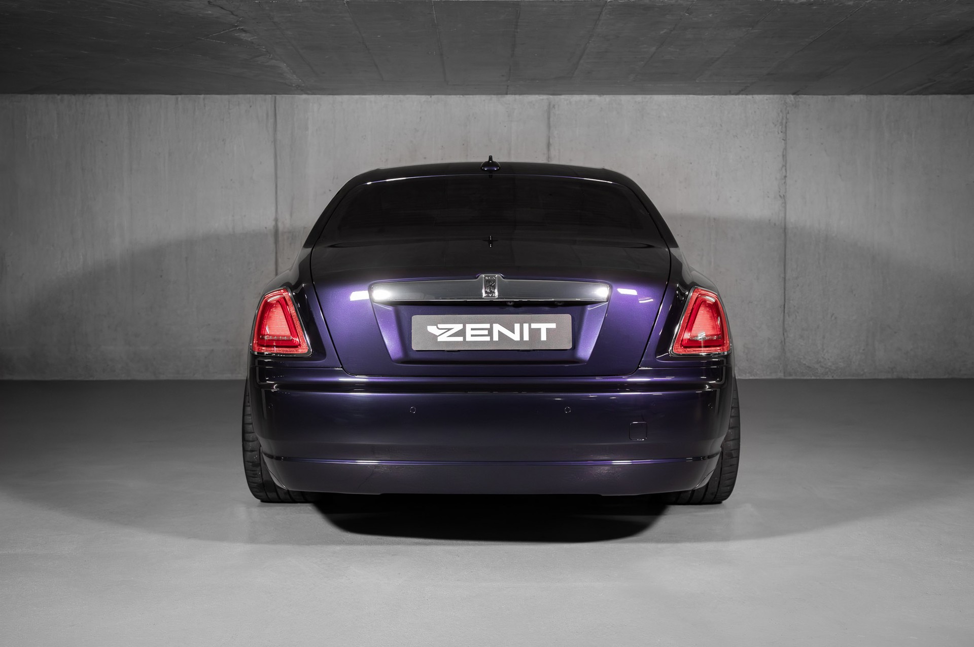 ROLLS-ROYCE Ghost 6.6 V12-showroom-element-3