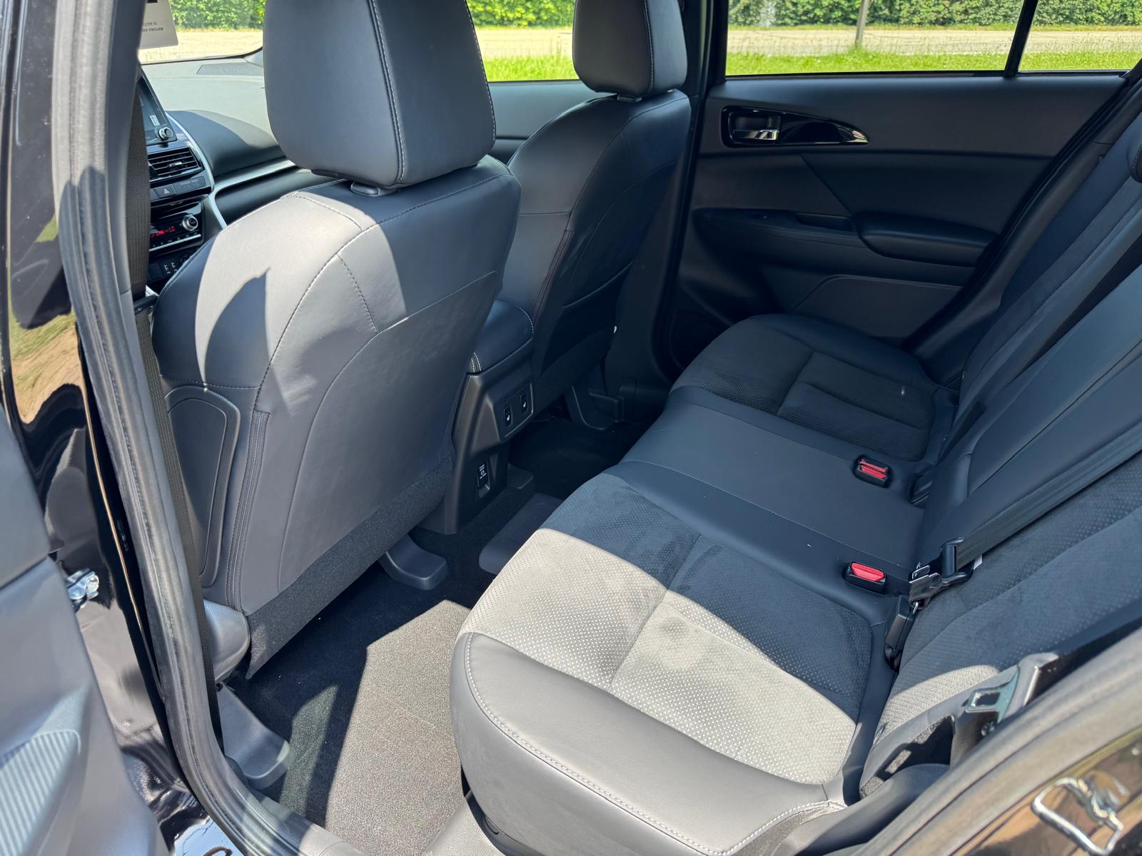 MITSUBISHI Eclipse Cross 2.4 PHEV Style Business 4WD-image-13