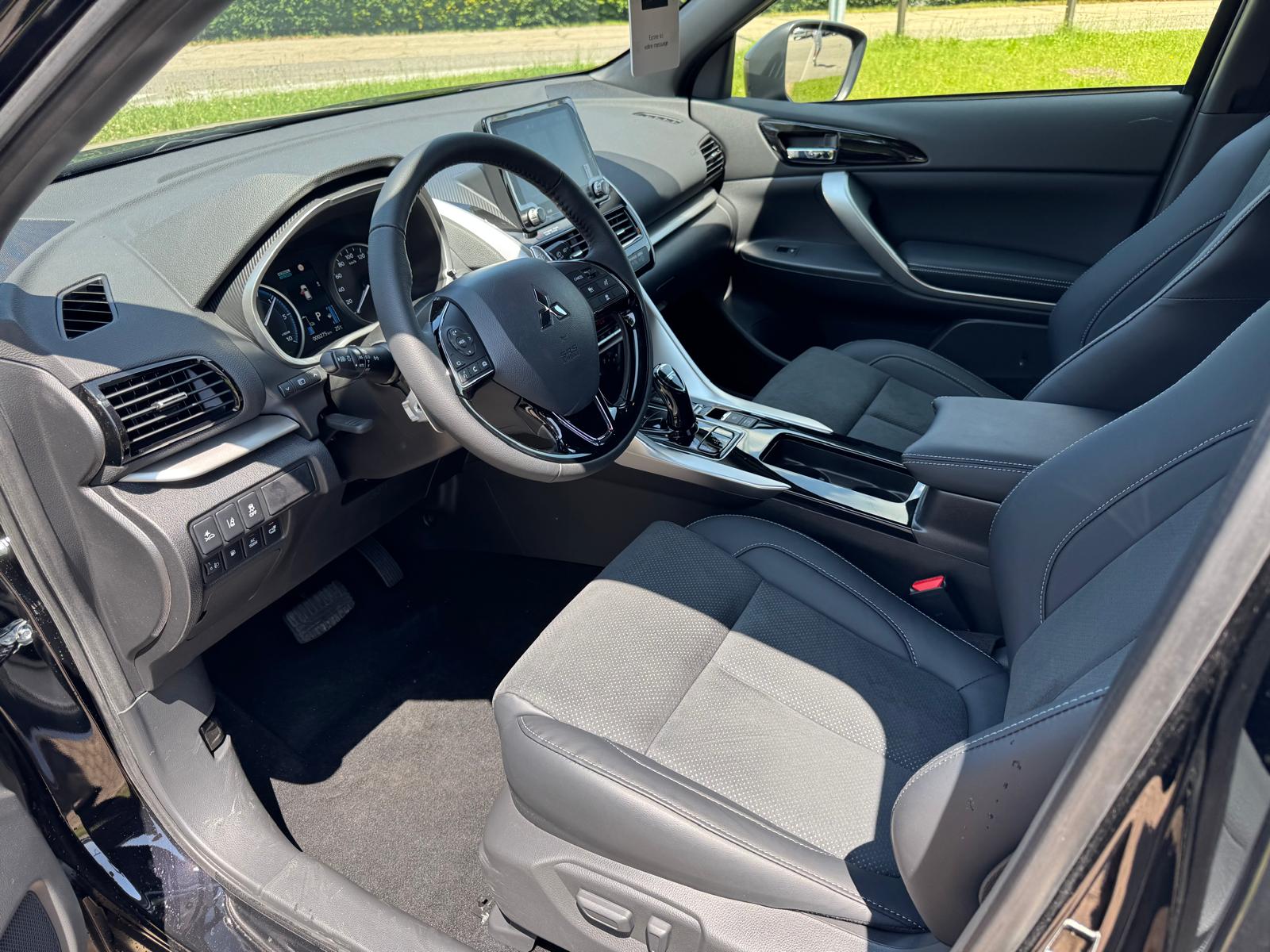 MITSUBISHI Eclipse Cross 2.4 PHEV Style Business 4WD-image-14