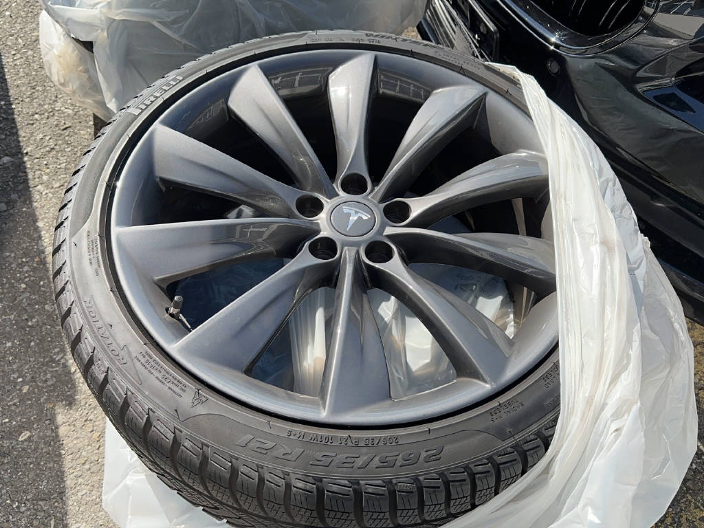 TESLA Model S 85 Performance D-image-15