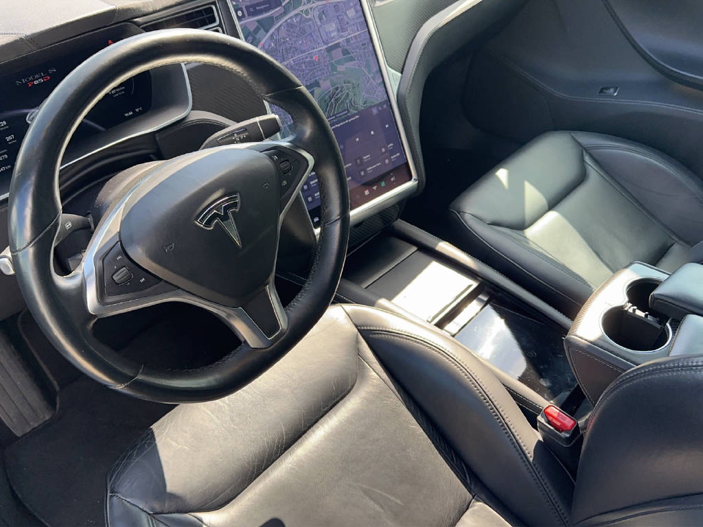 TESLA Model S 85 Performance D-image-8