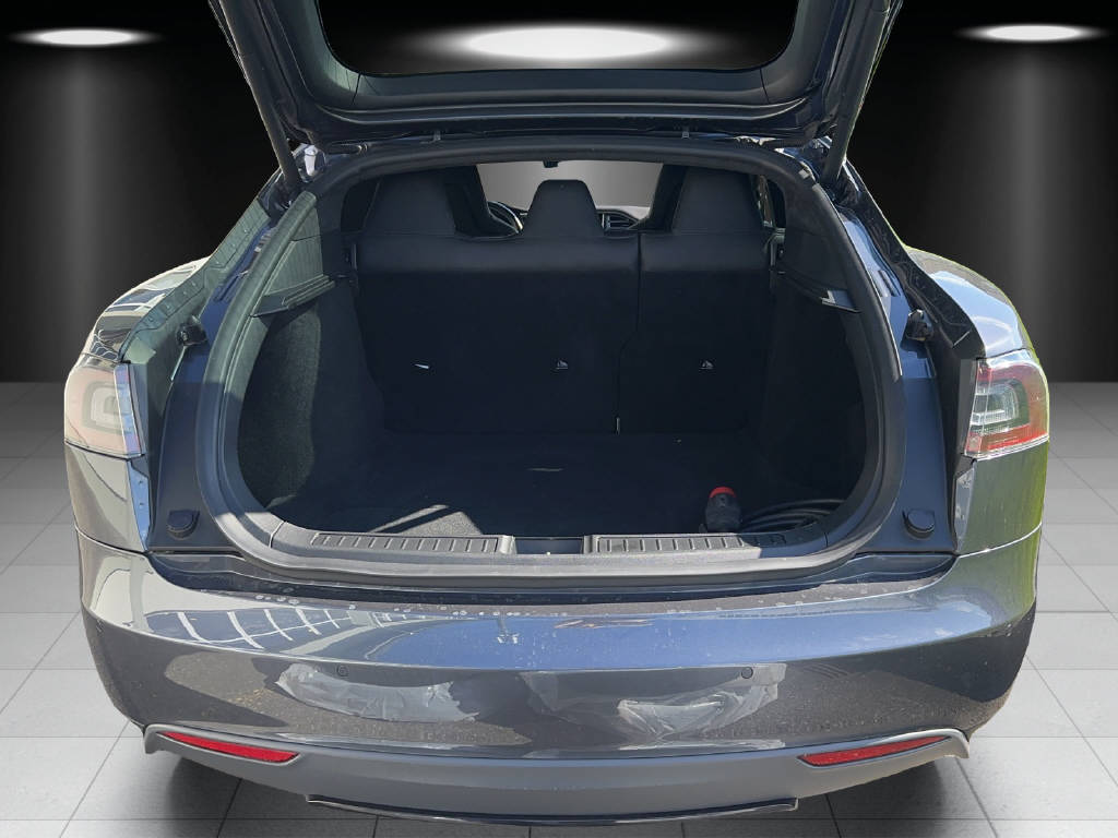 TESLA Model S 85 Performance D-image-13