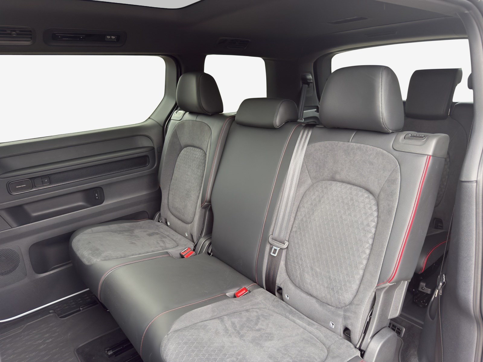VW ID.Buzz LWB GTX 4 Motion-image-11