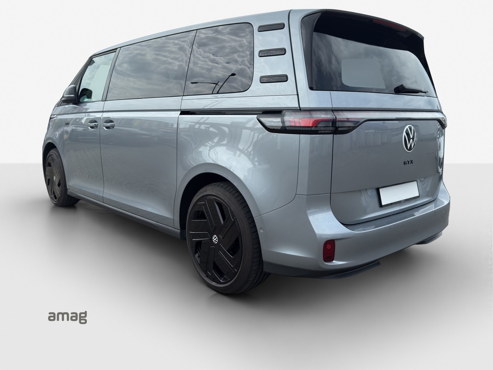 VW ID.Buzz LWB GTX 4 Motion-image-2