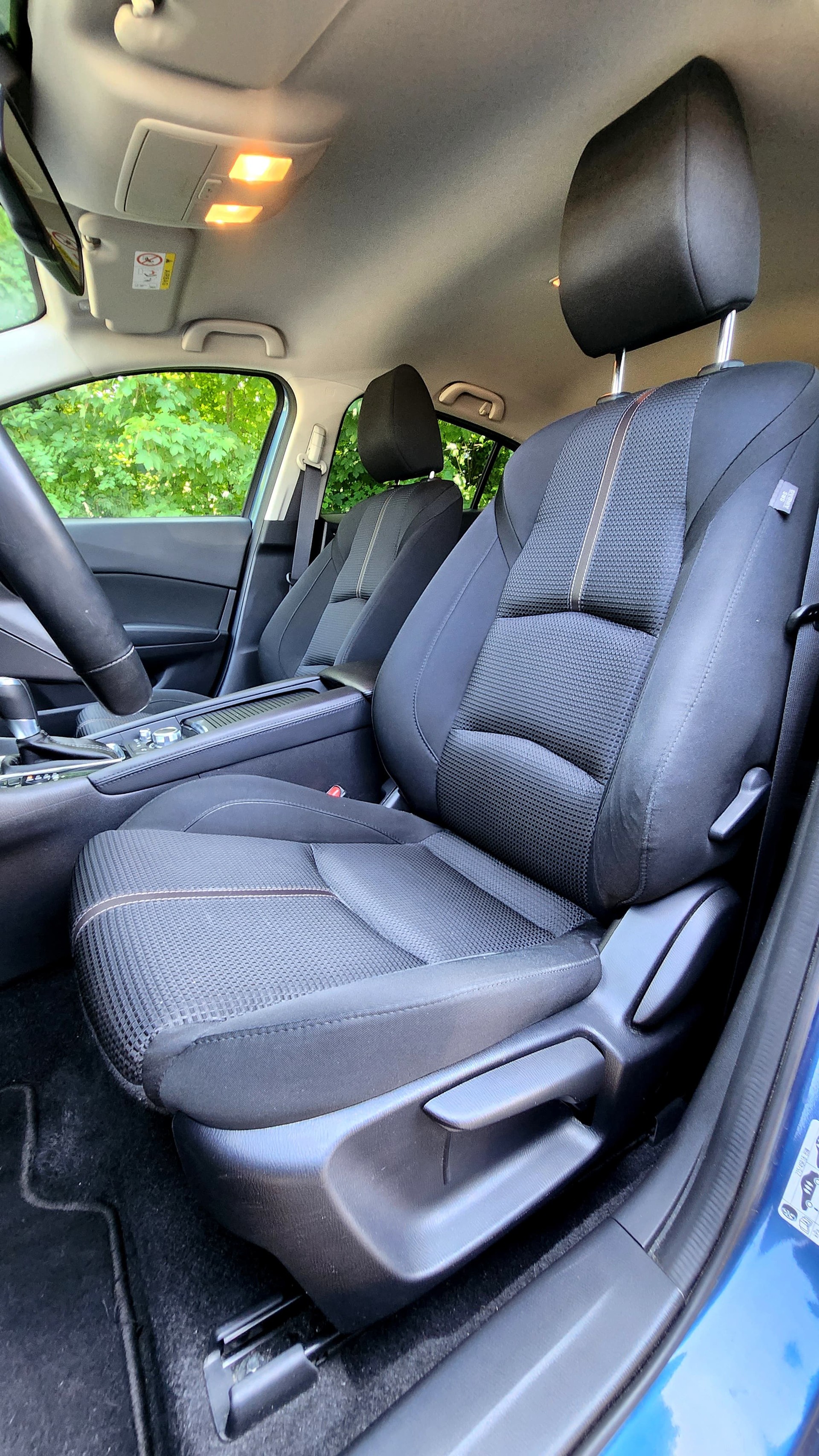 MAZDA 3 SKYACTIV-D 105 Ambition Automat-image-6