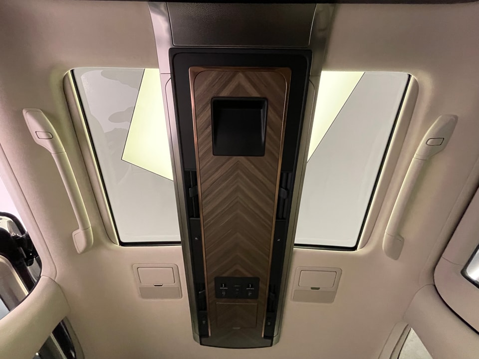 LM 350h VIP E-FOUR Voll-Hybrid