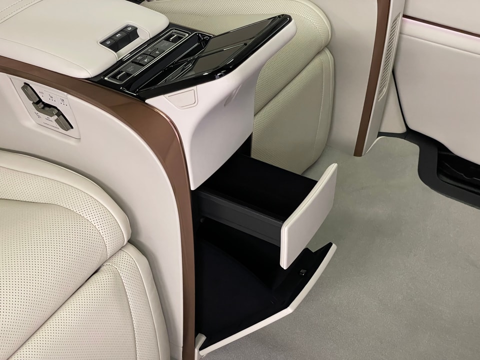 LM 350h VIP E-FOUR Voll-Hybrid