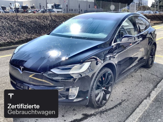 TESLA Model X Ludicrous-showroom-element-2