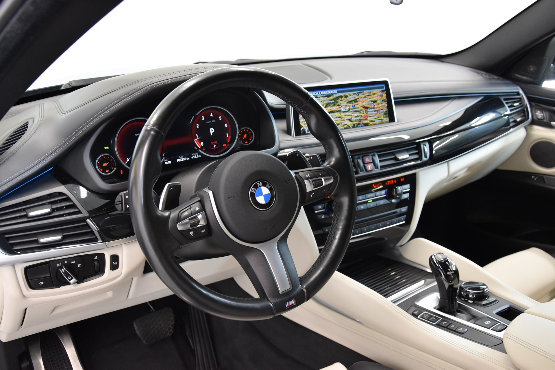 BMW X6 xDrive 50i Steptronic M-SPORTPAKET-image-2