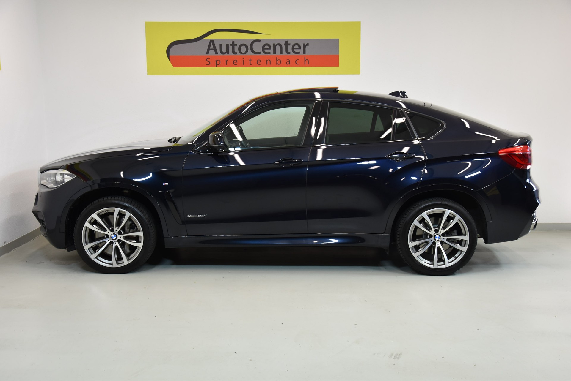 BMW X6 xDrive 50i Steptronic M-SPORTPAKET-image-14