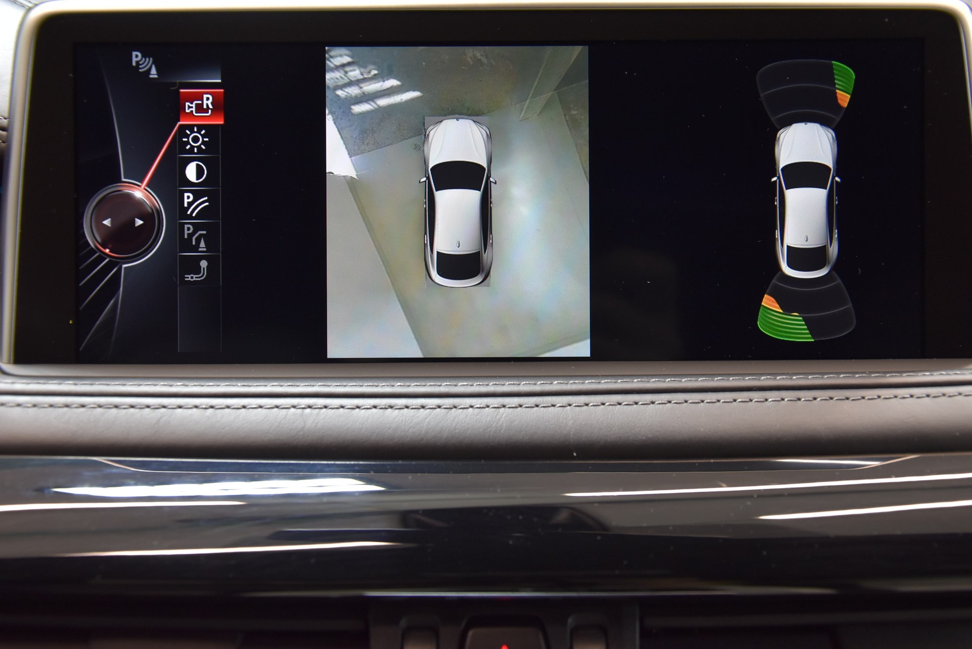 BMW X6 xDrive 50i Steptronic M-SPORTPAKET-image-11