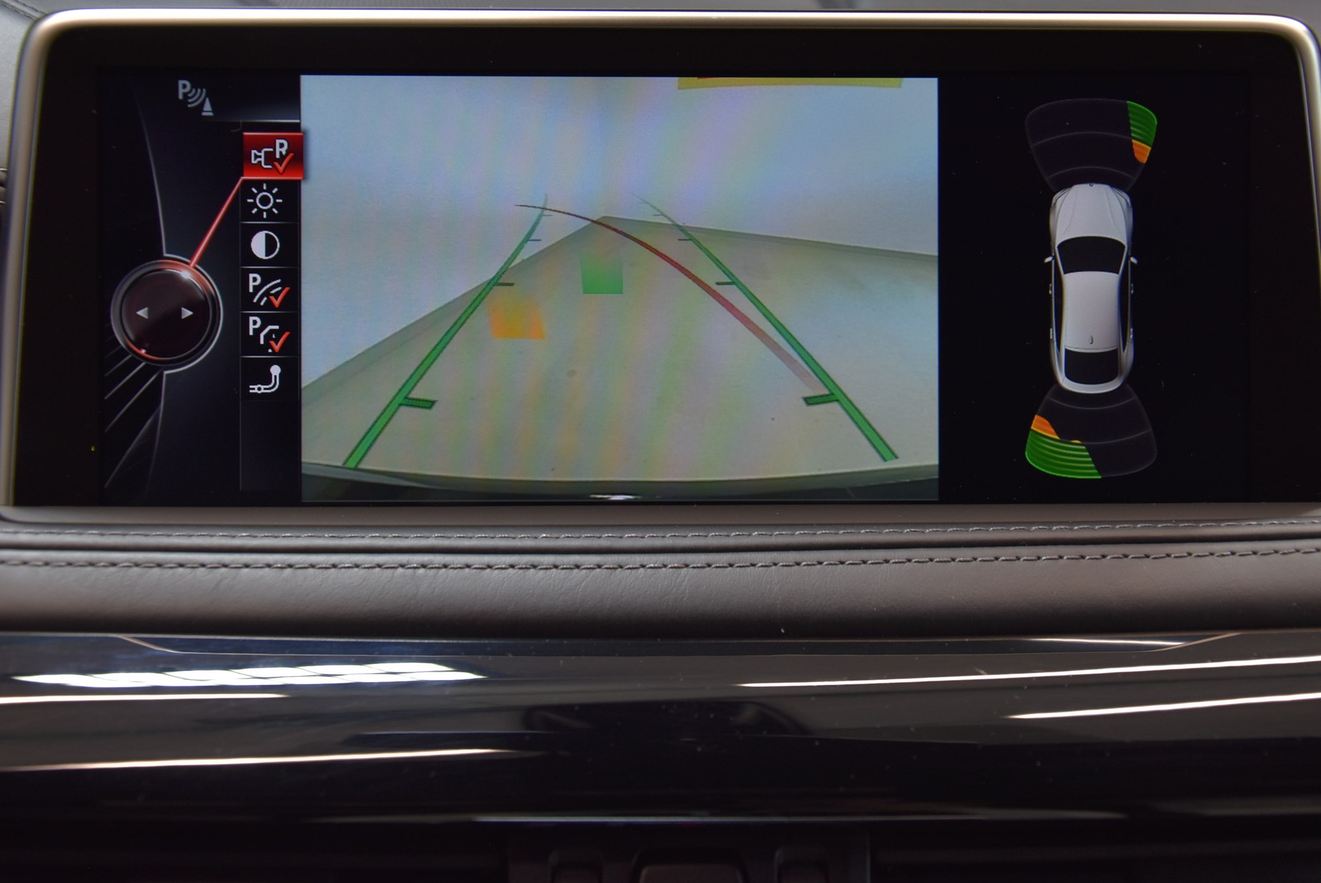 BMW X6 xDrive 50i Steptronic M-SPORTPAKET-image-10